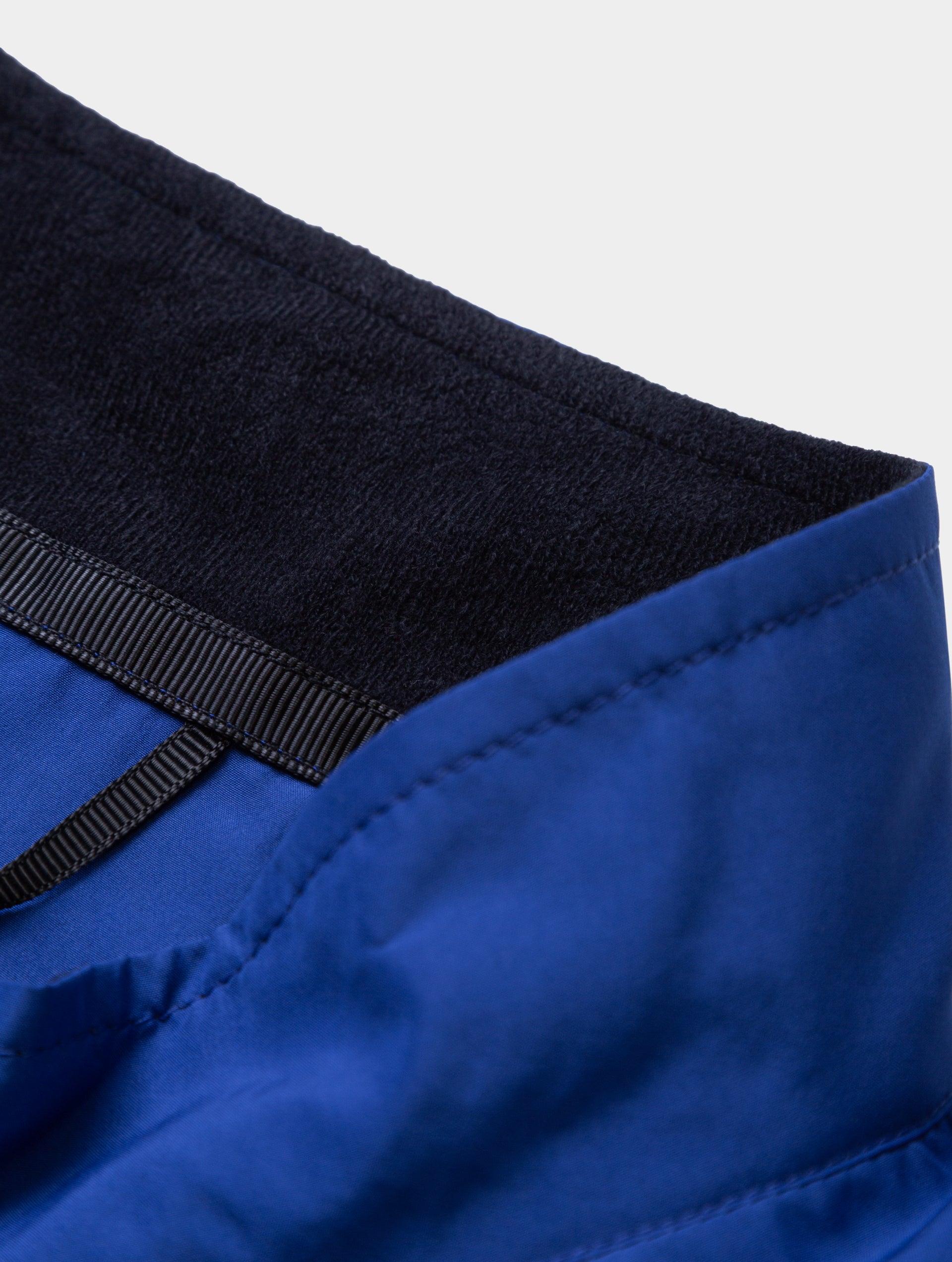 Rh-00898 DrkCobalt/BrightWhite