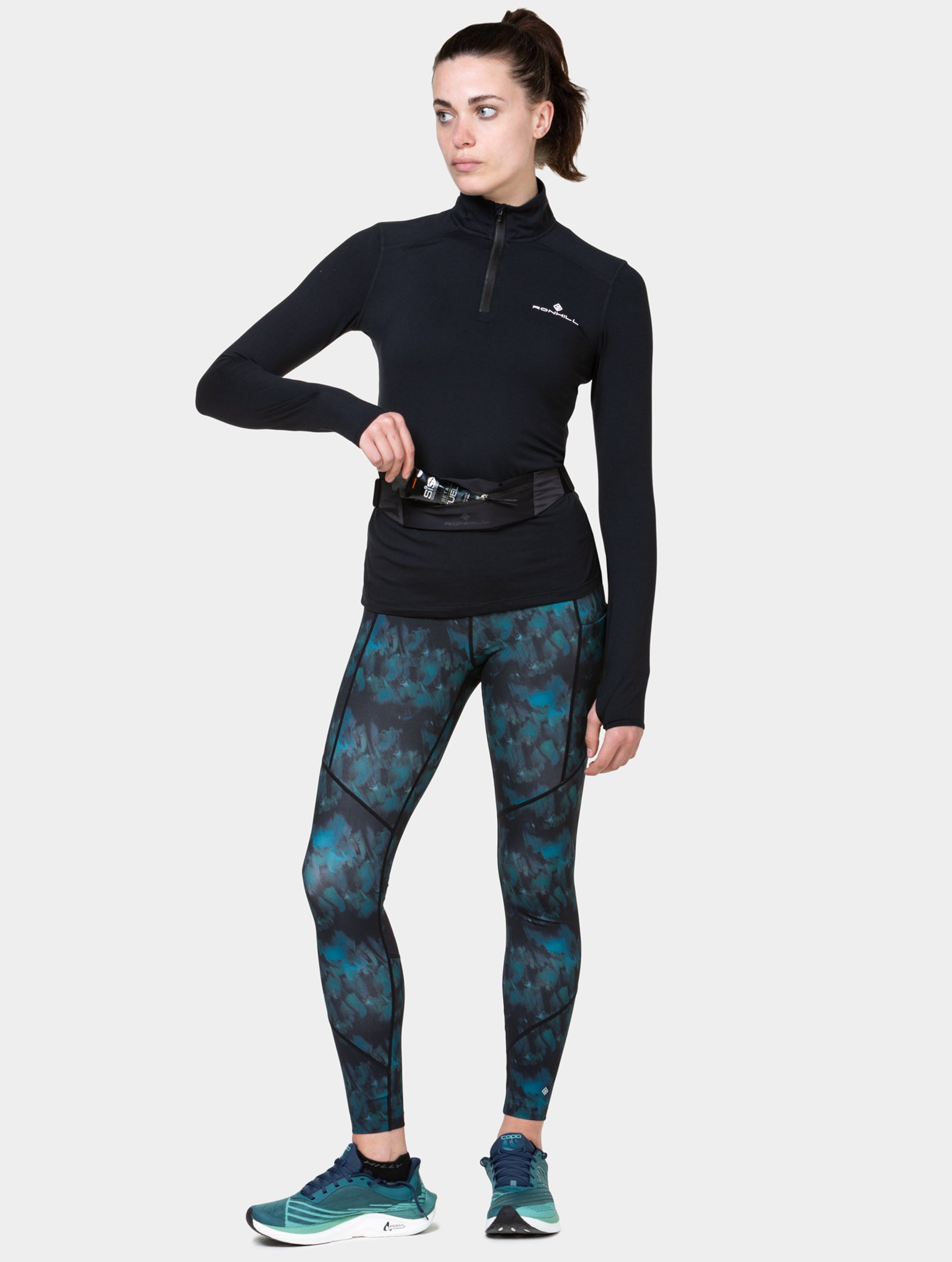 R009 All Black