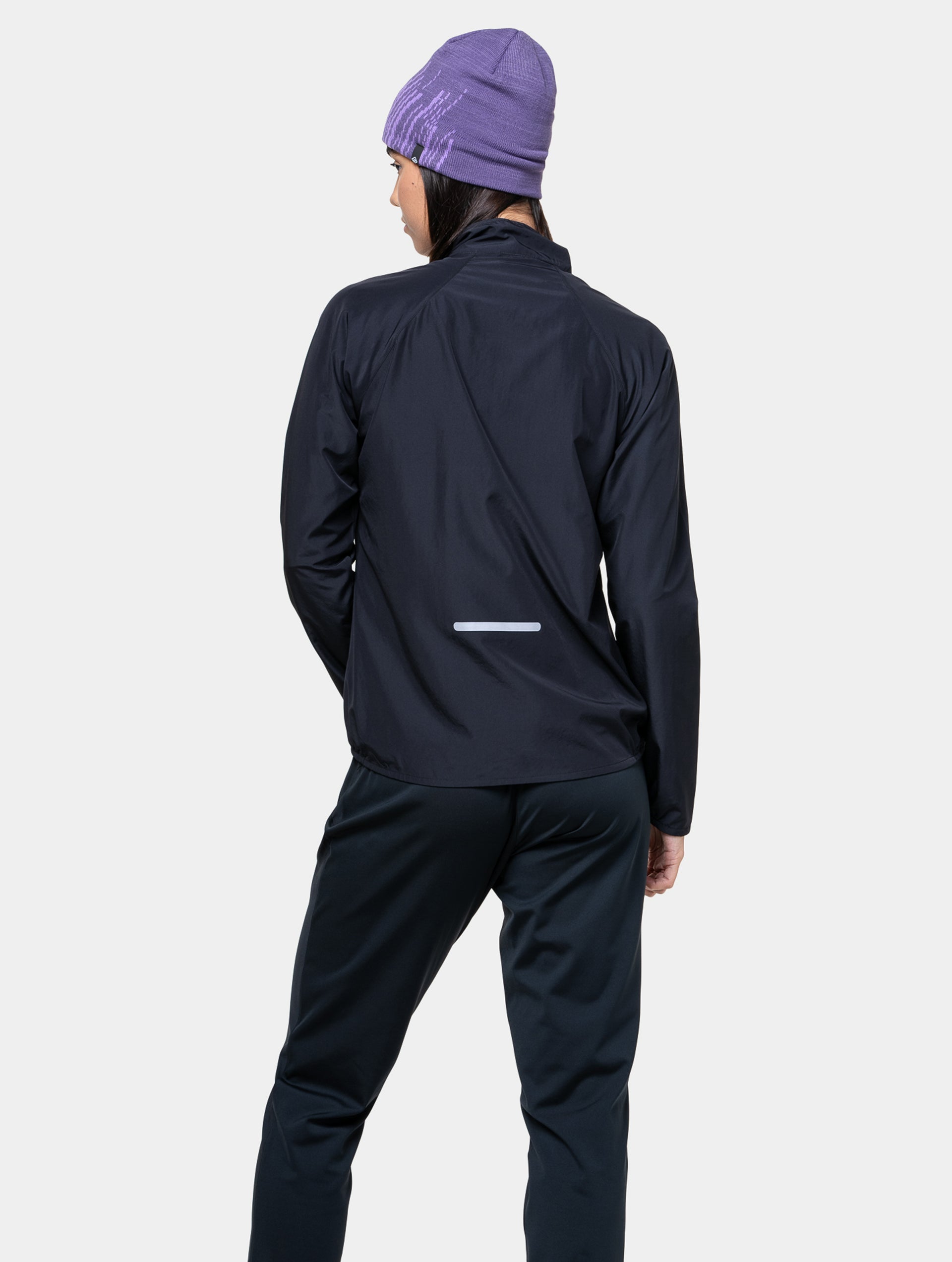 R009 All Black