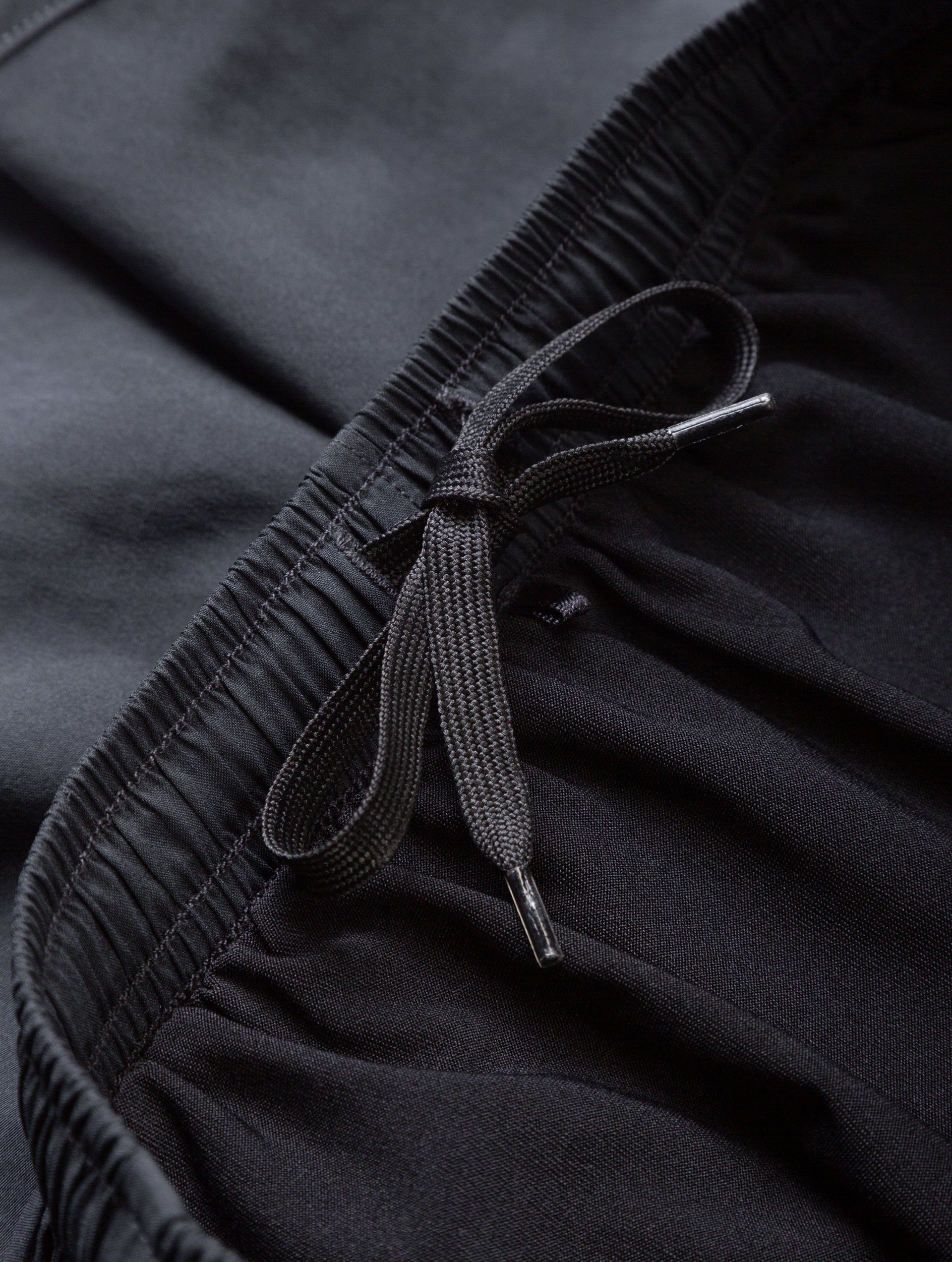 RH-00681 Black/Bright White