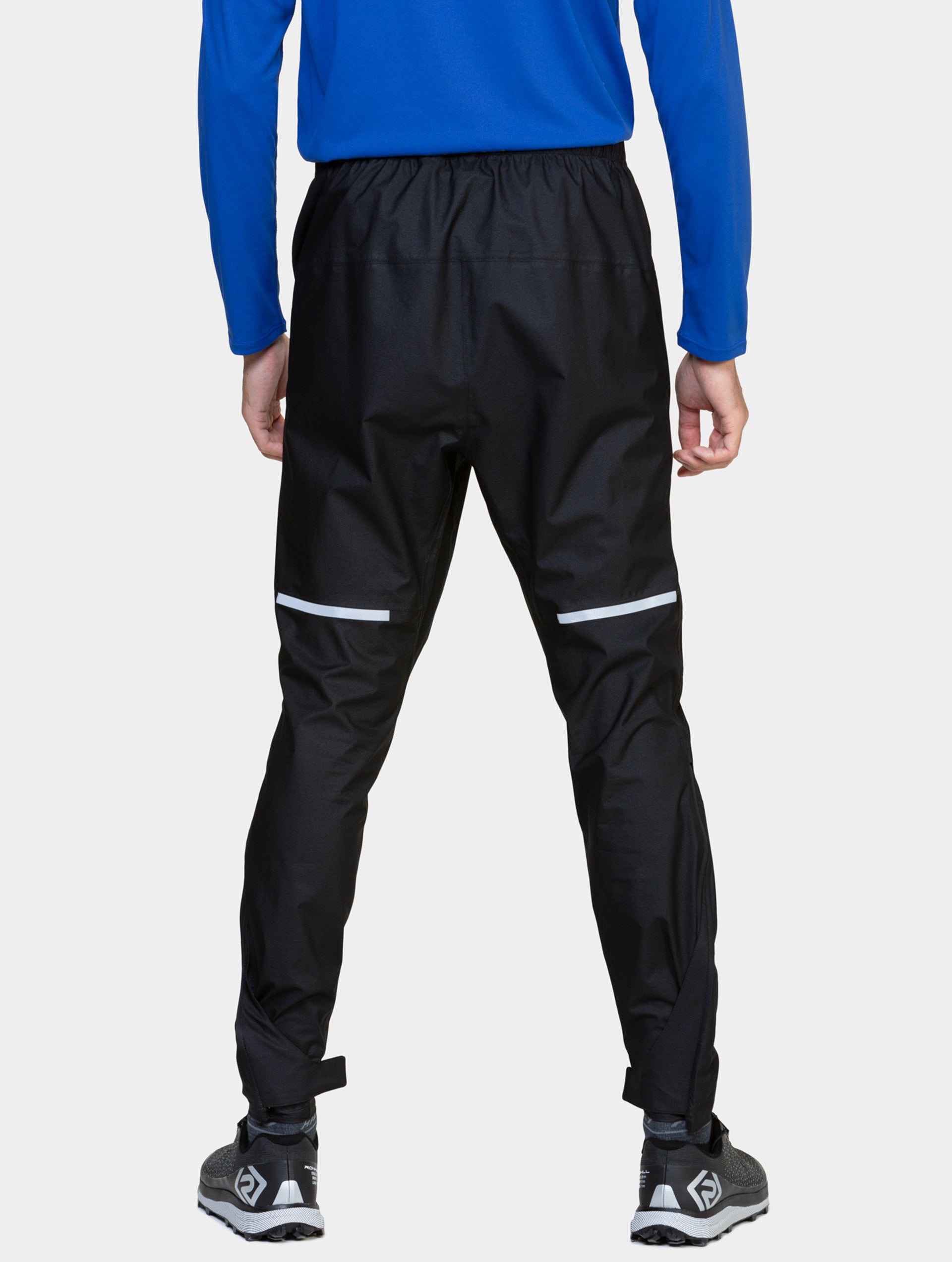 R009 All Black