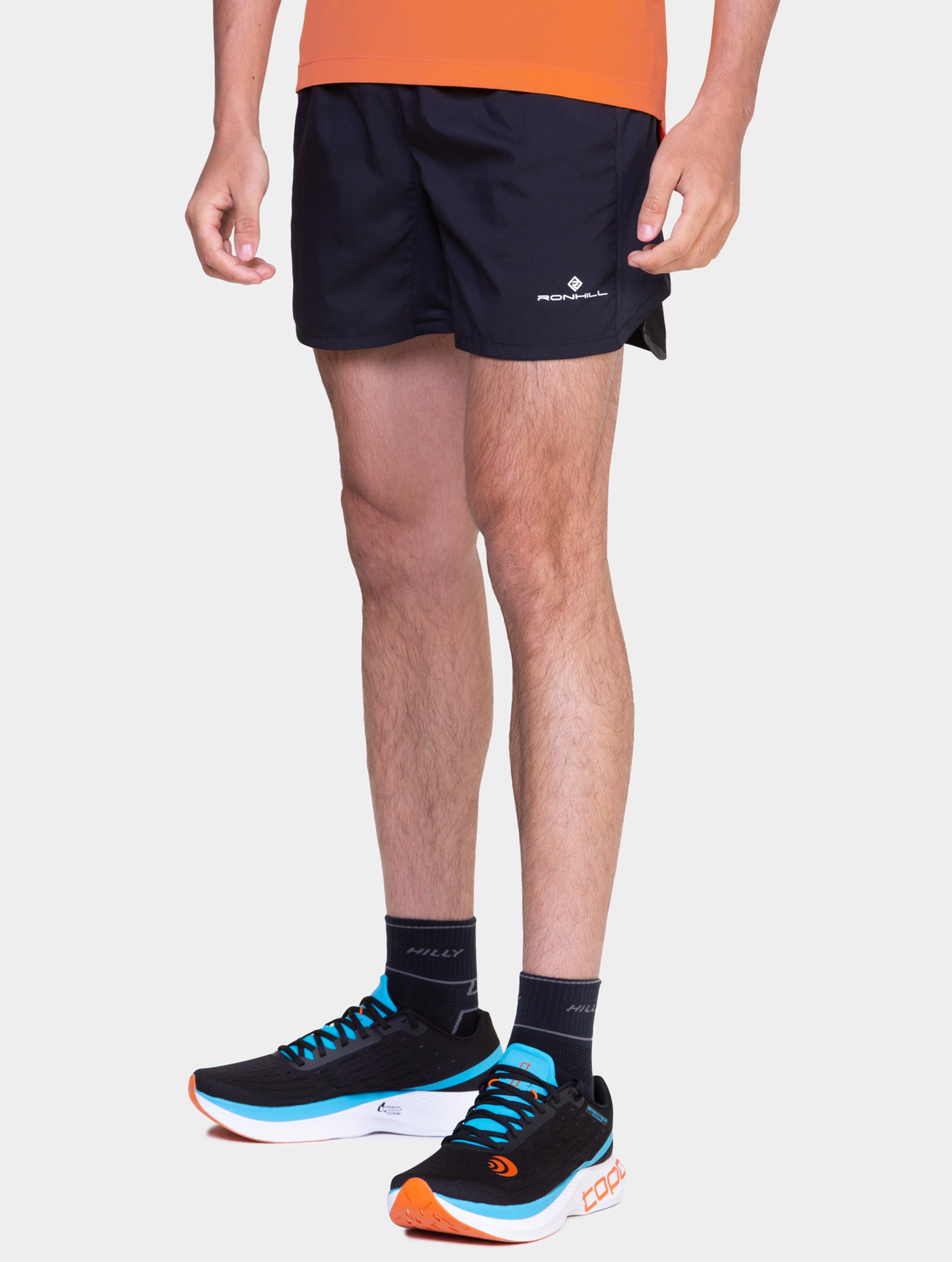R009 All Black