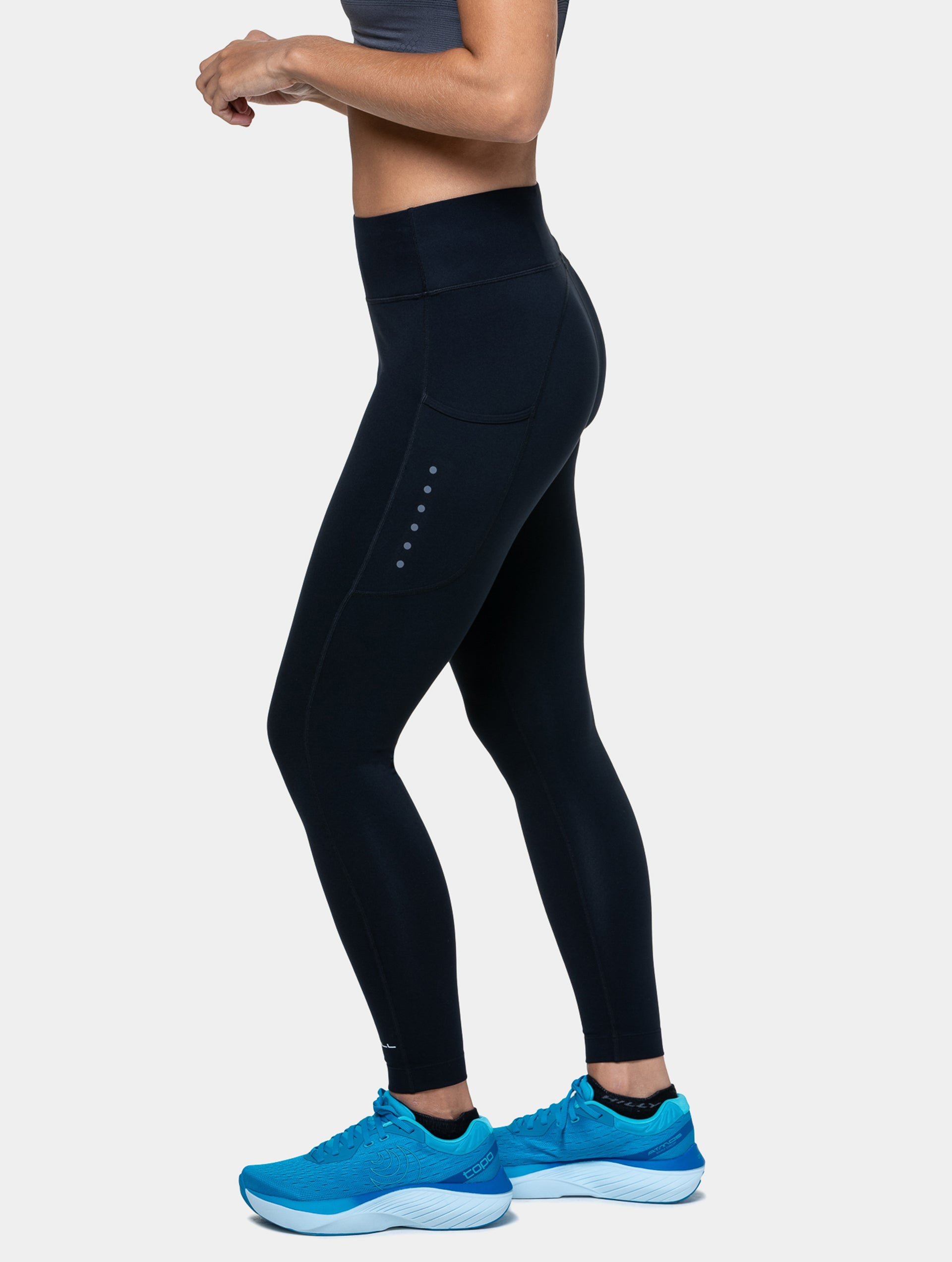 R009 All Black