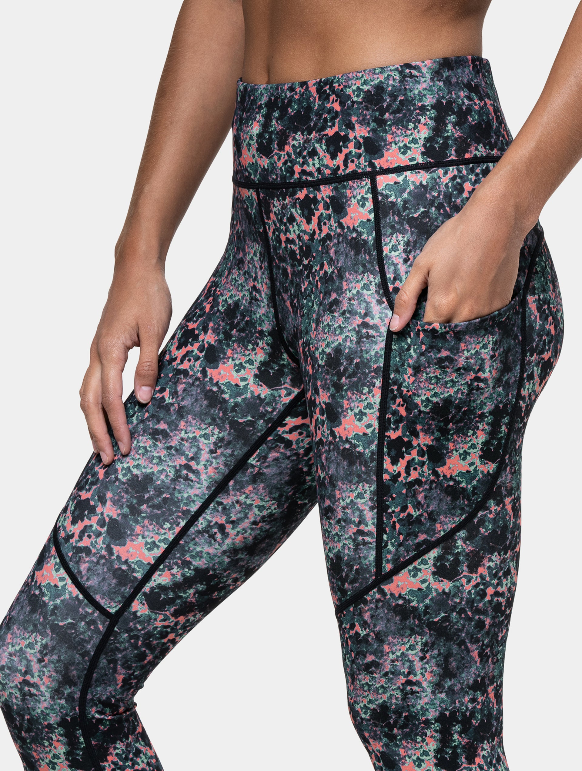 Rh-01295 Coralescent
