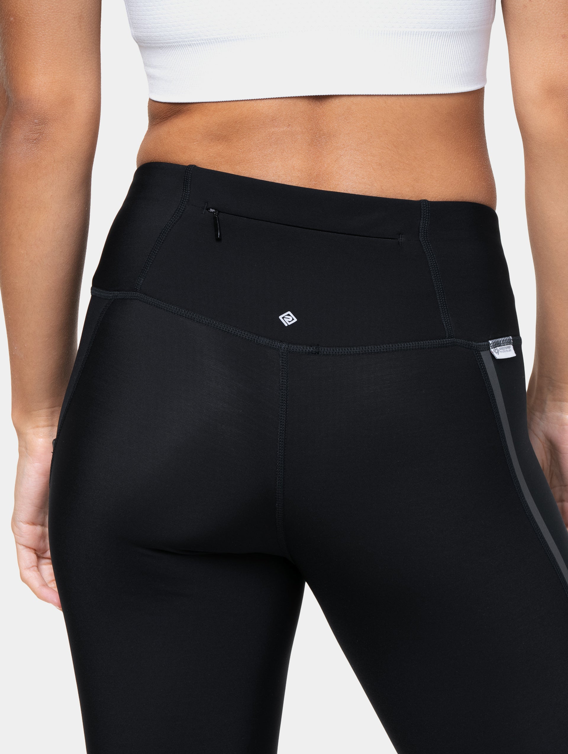 R009 All Black