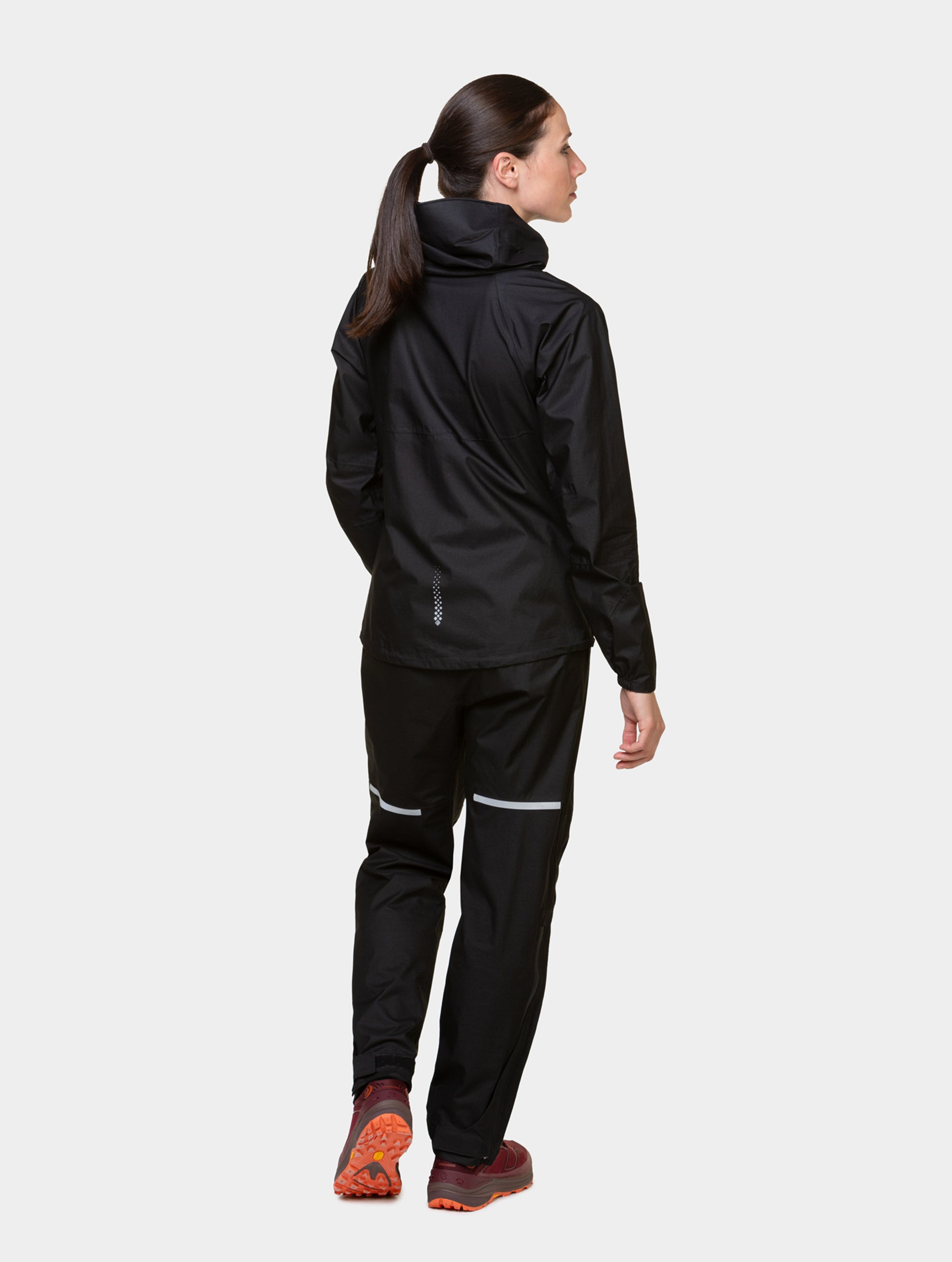 R009 All Black