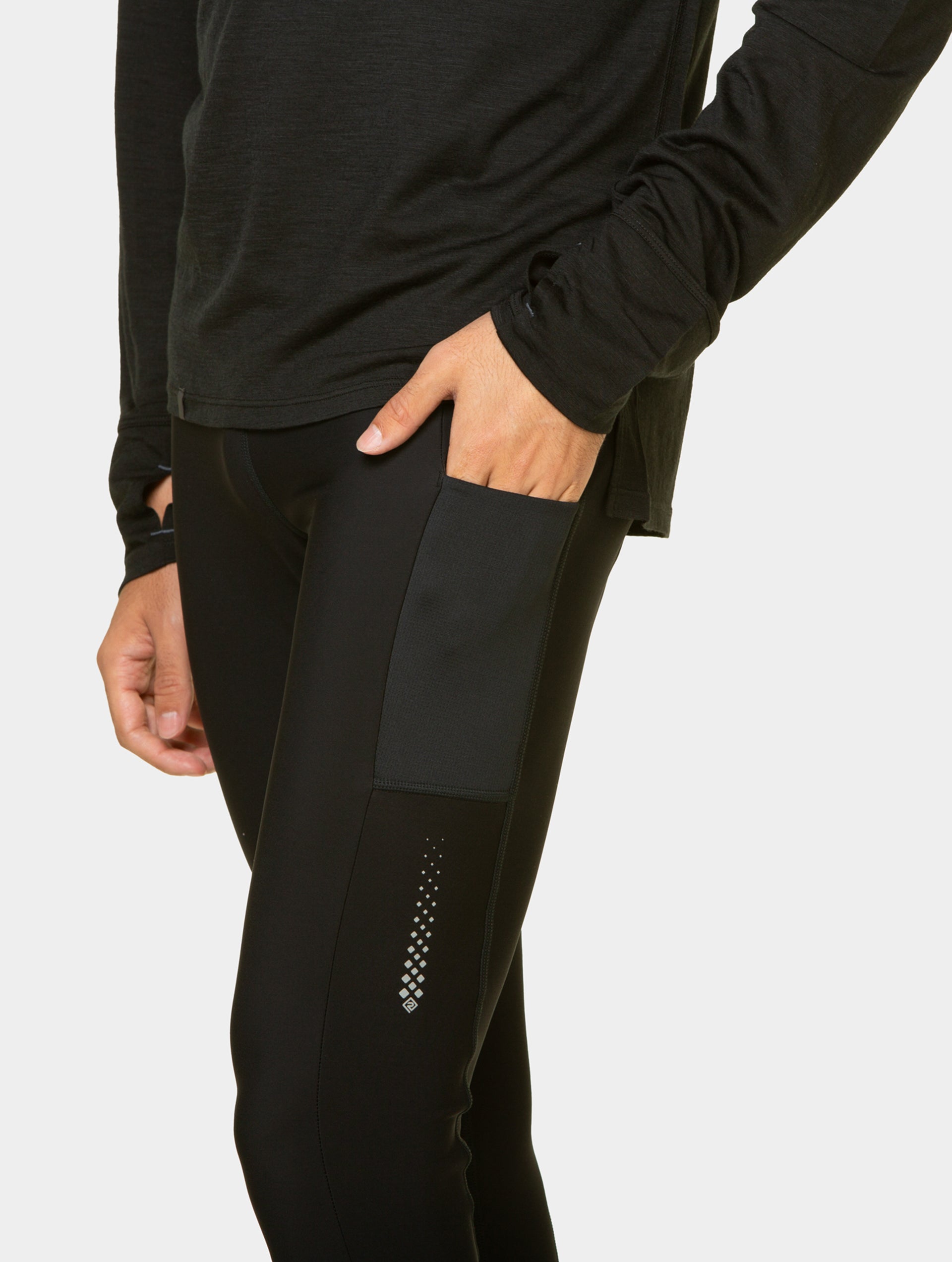 R009 All Black