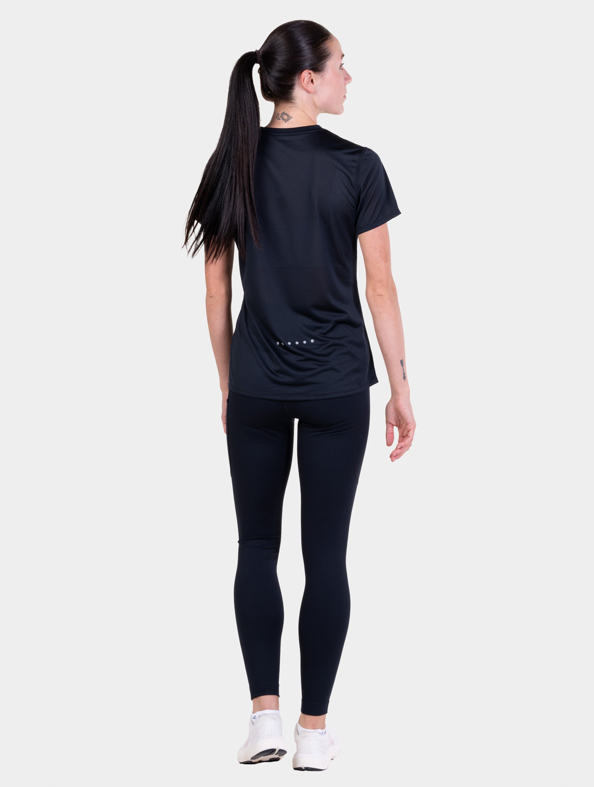 R004 Black