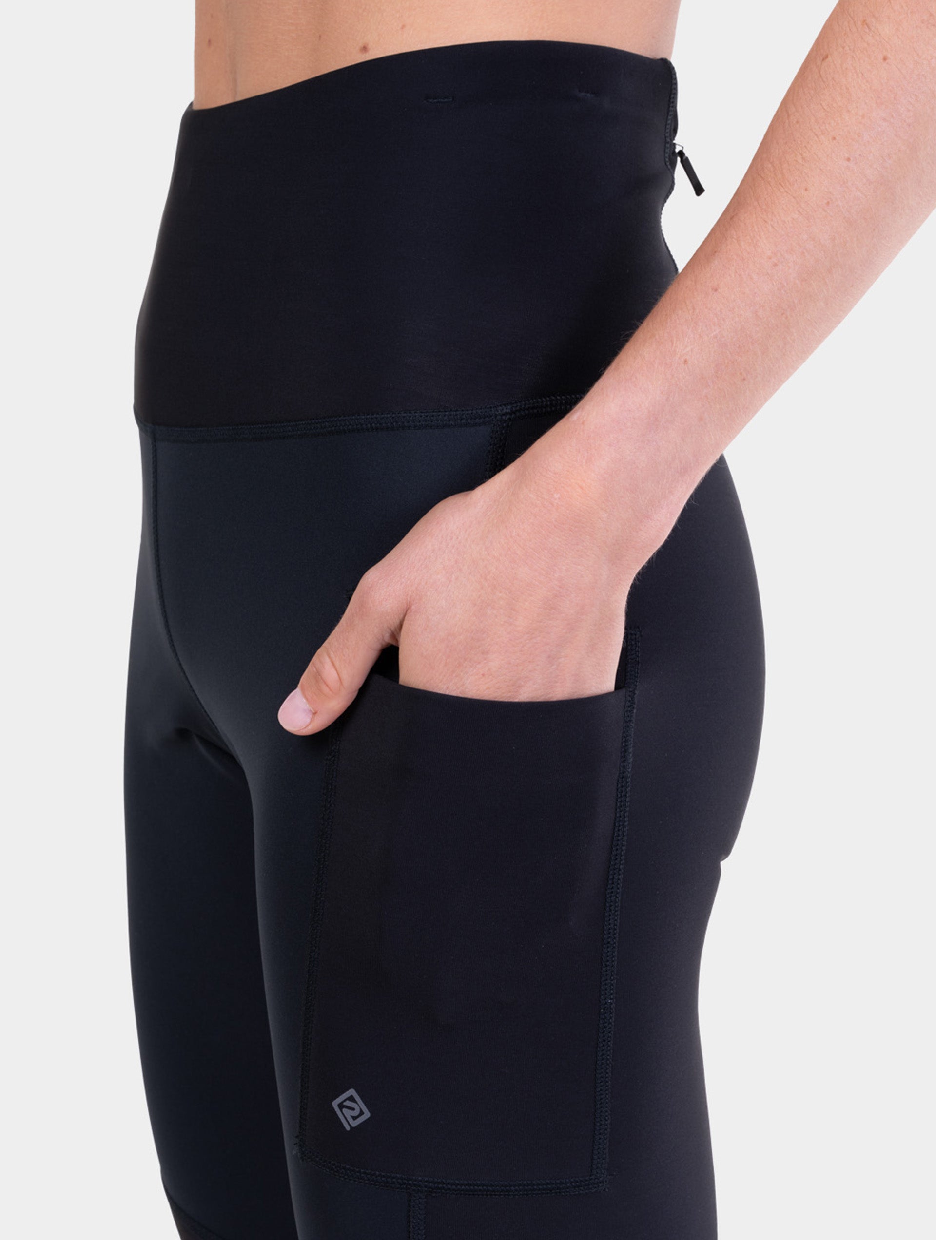 R009 All Black