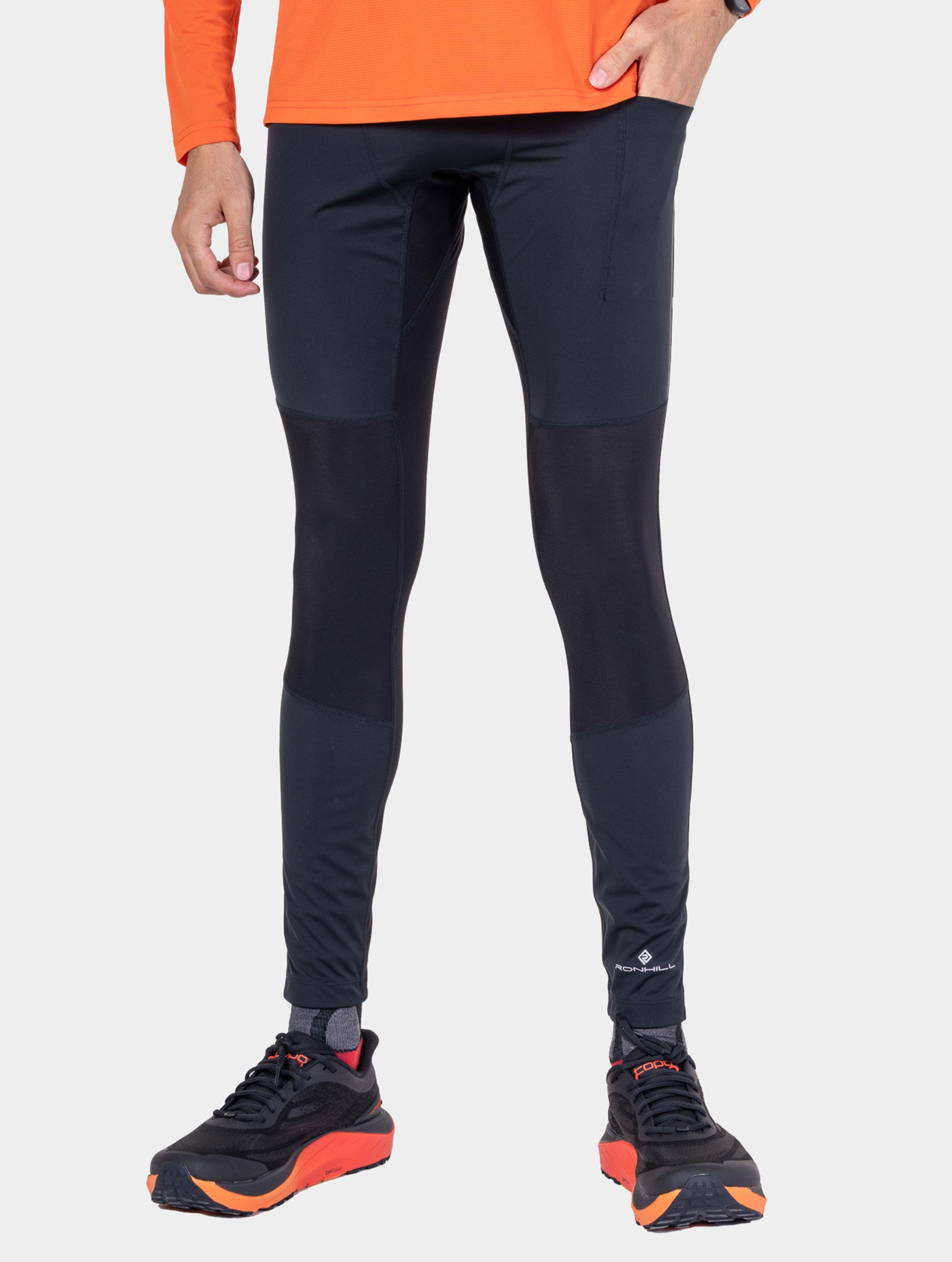 R009 All Black