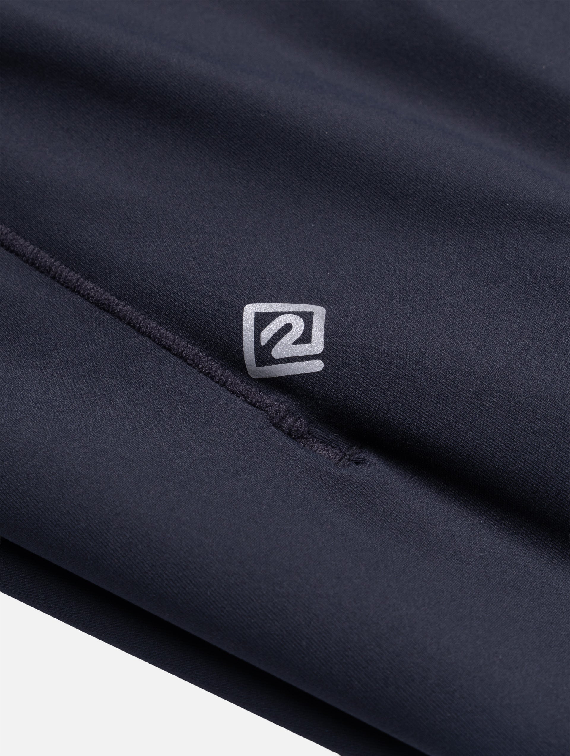 R009 All Black