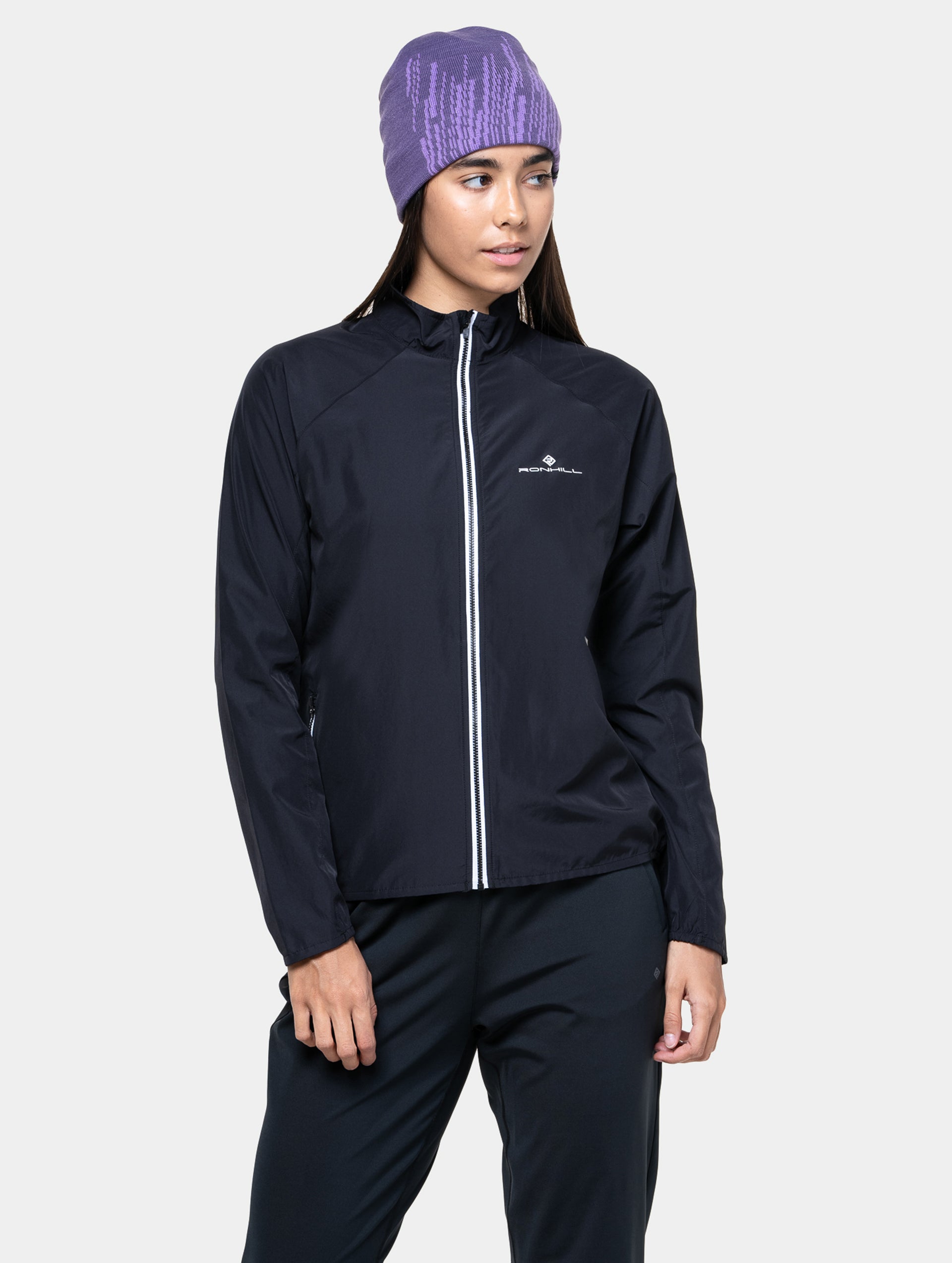 R009 All Black