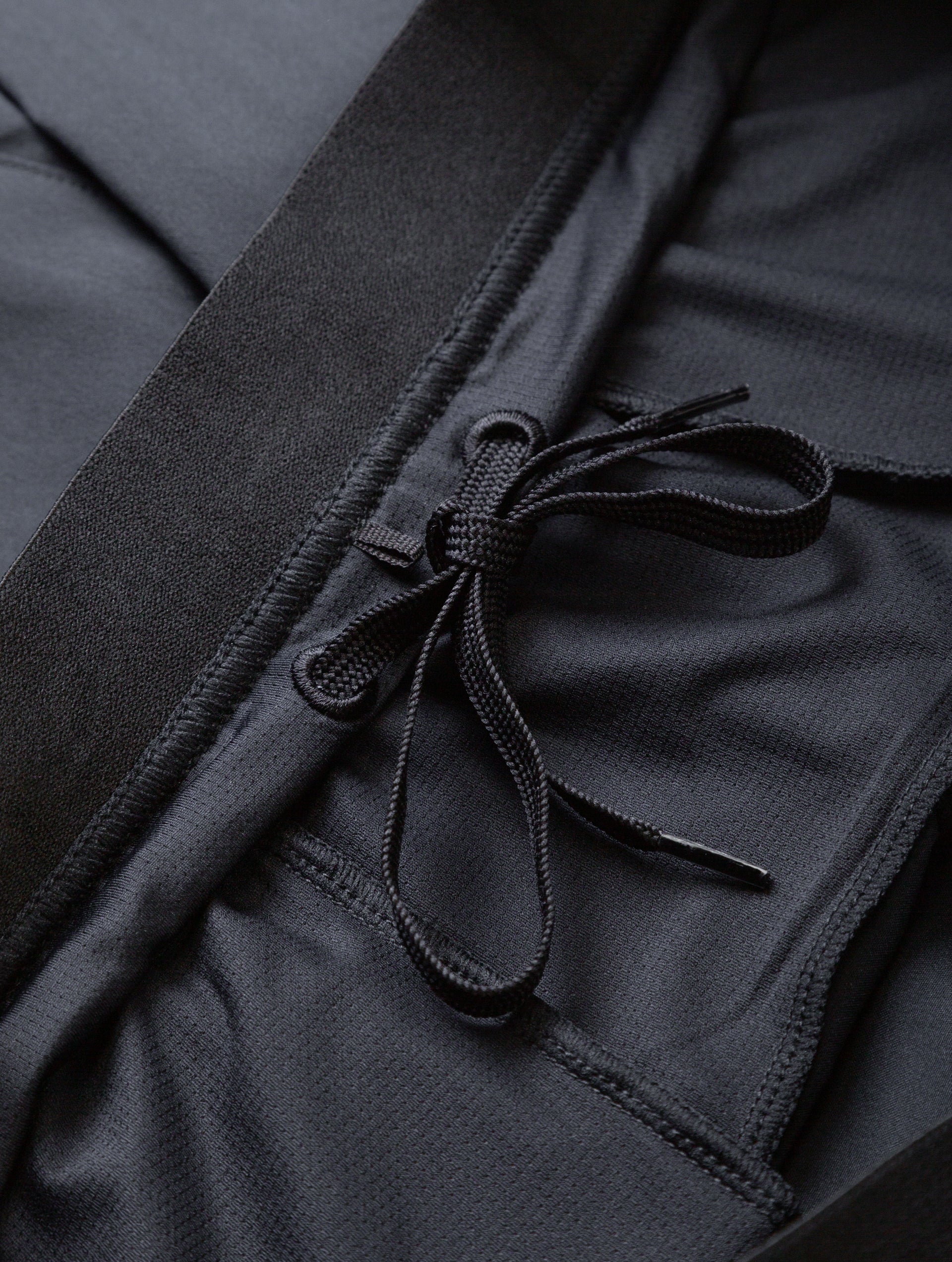 RH-00681 Black/Bright White