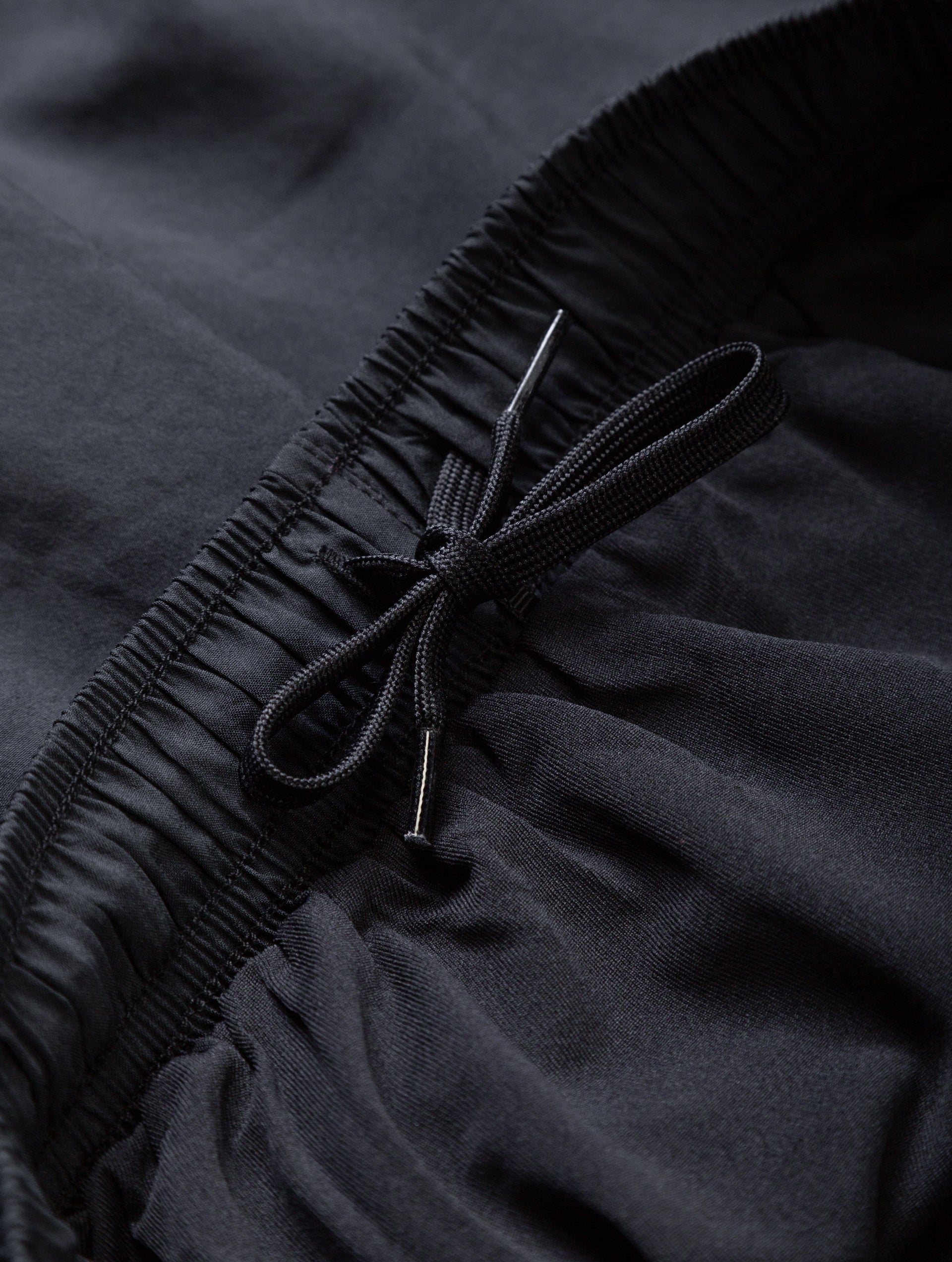 RH-00681 Black/Bright White