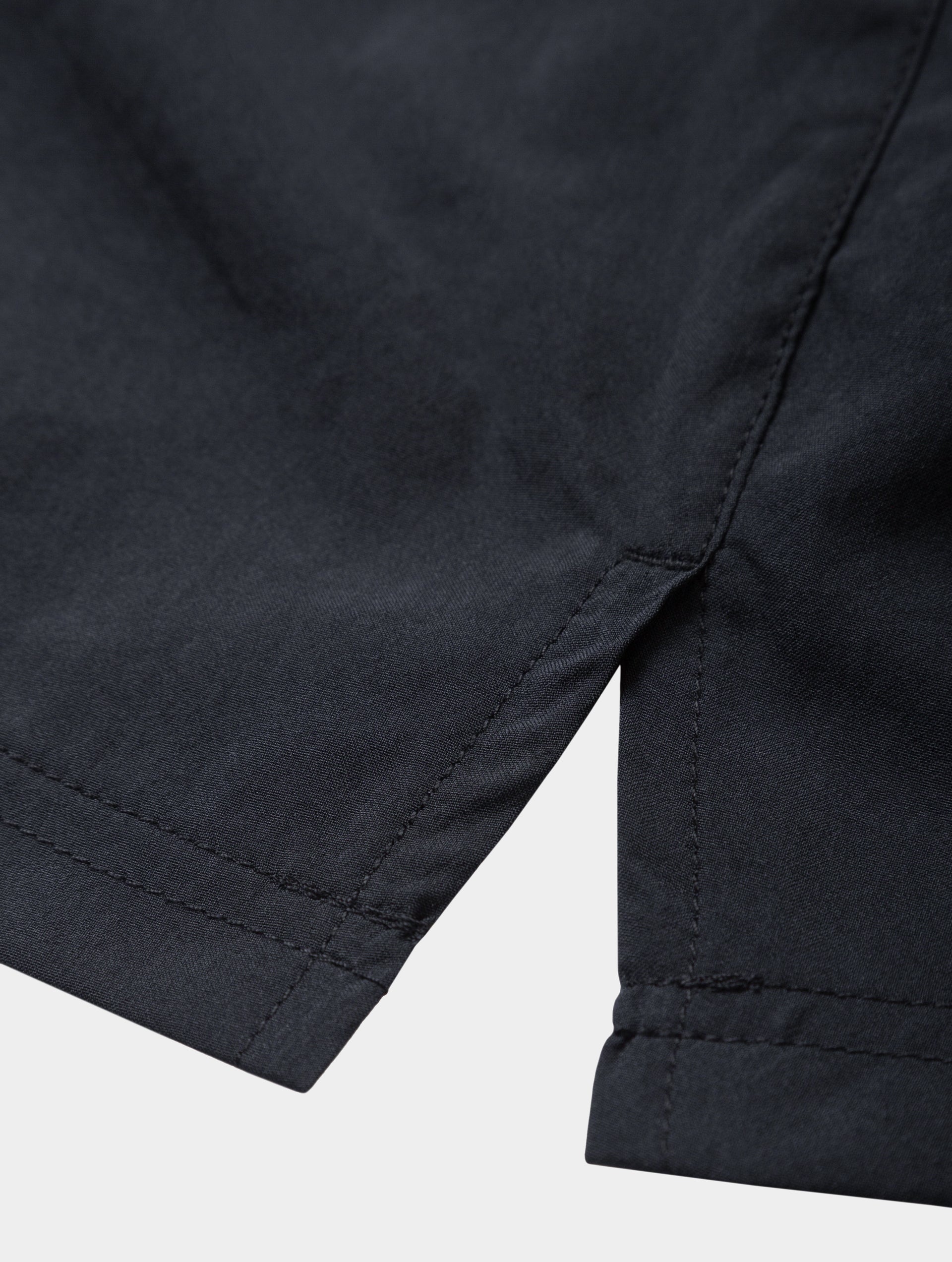 RH-00681 Black/Bright White