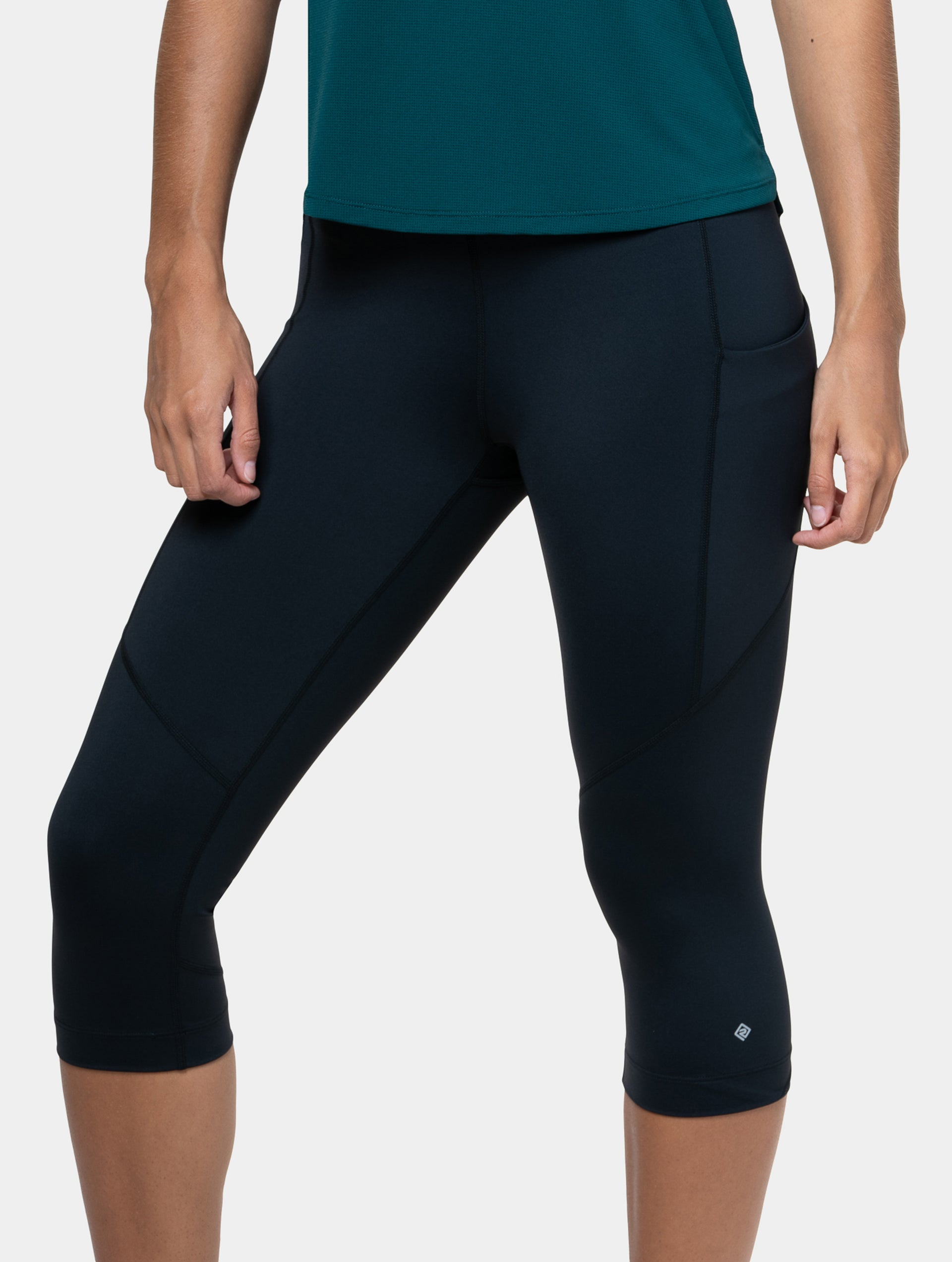 R009 All Black