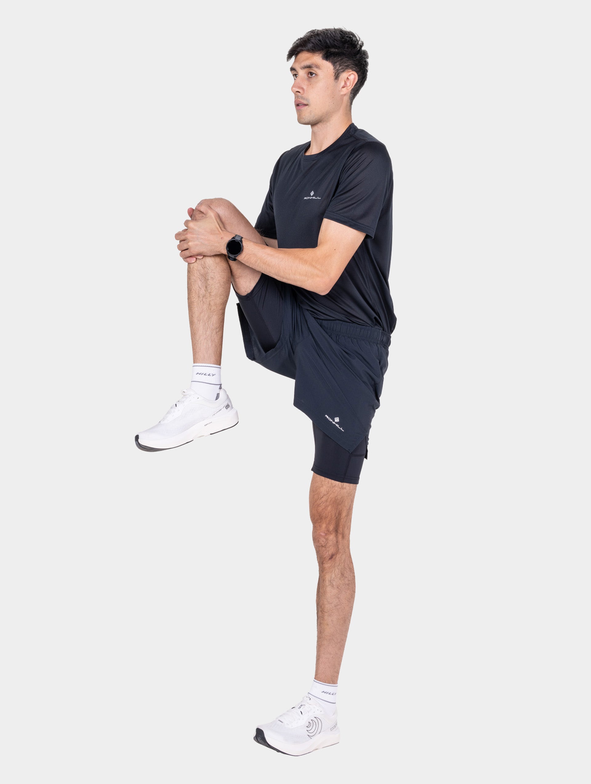 R004 Black