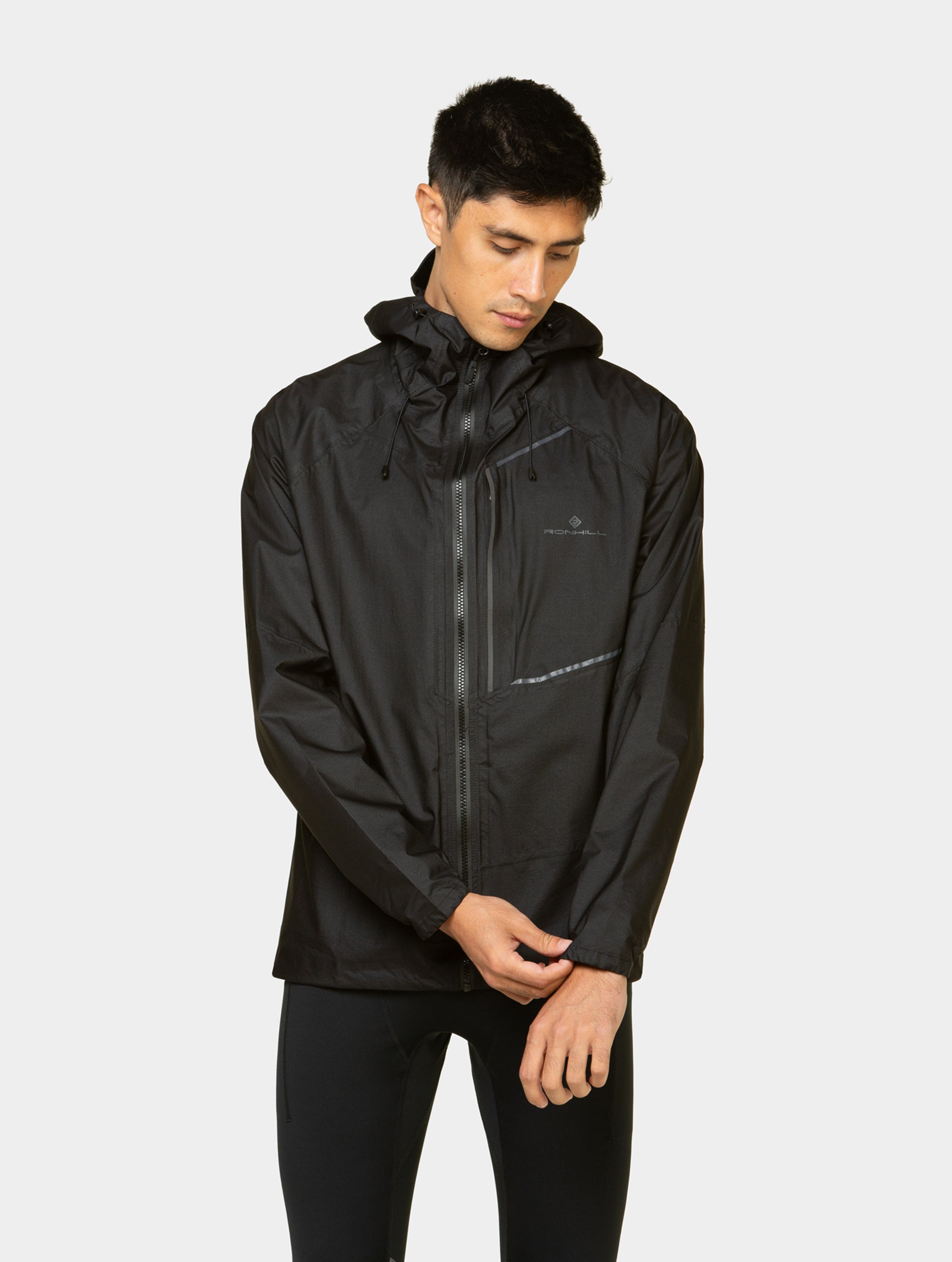 R009 All Black