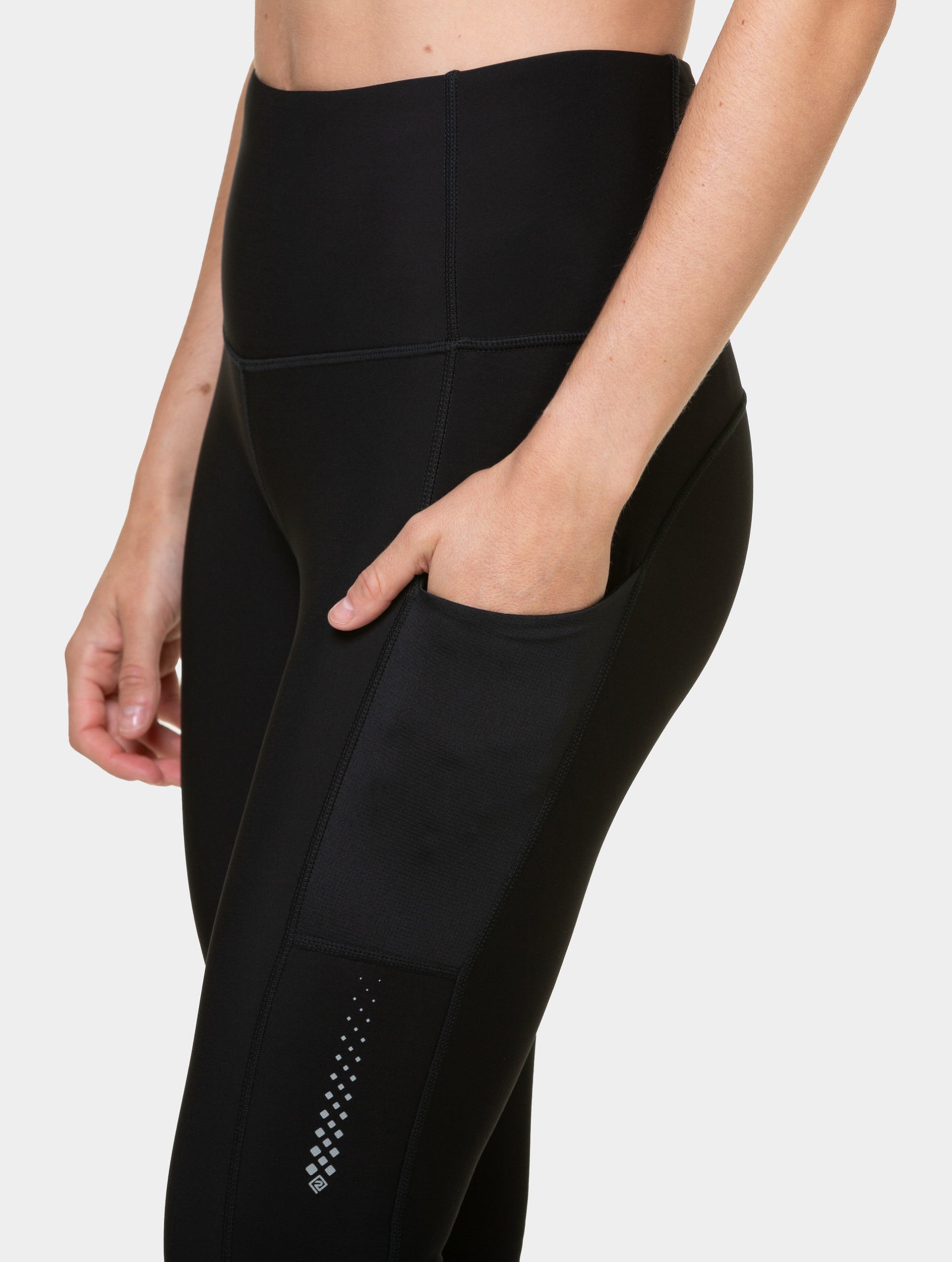 R009 All Black