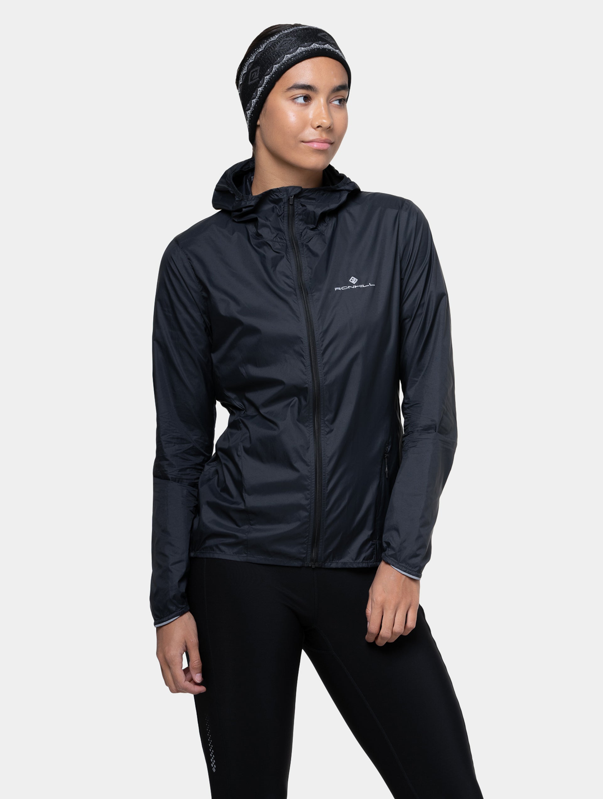 R009 All Black