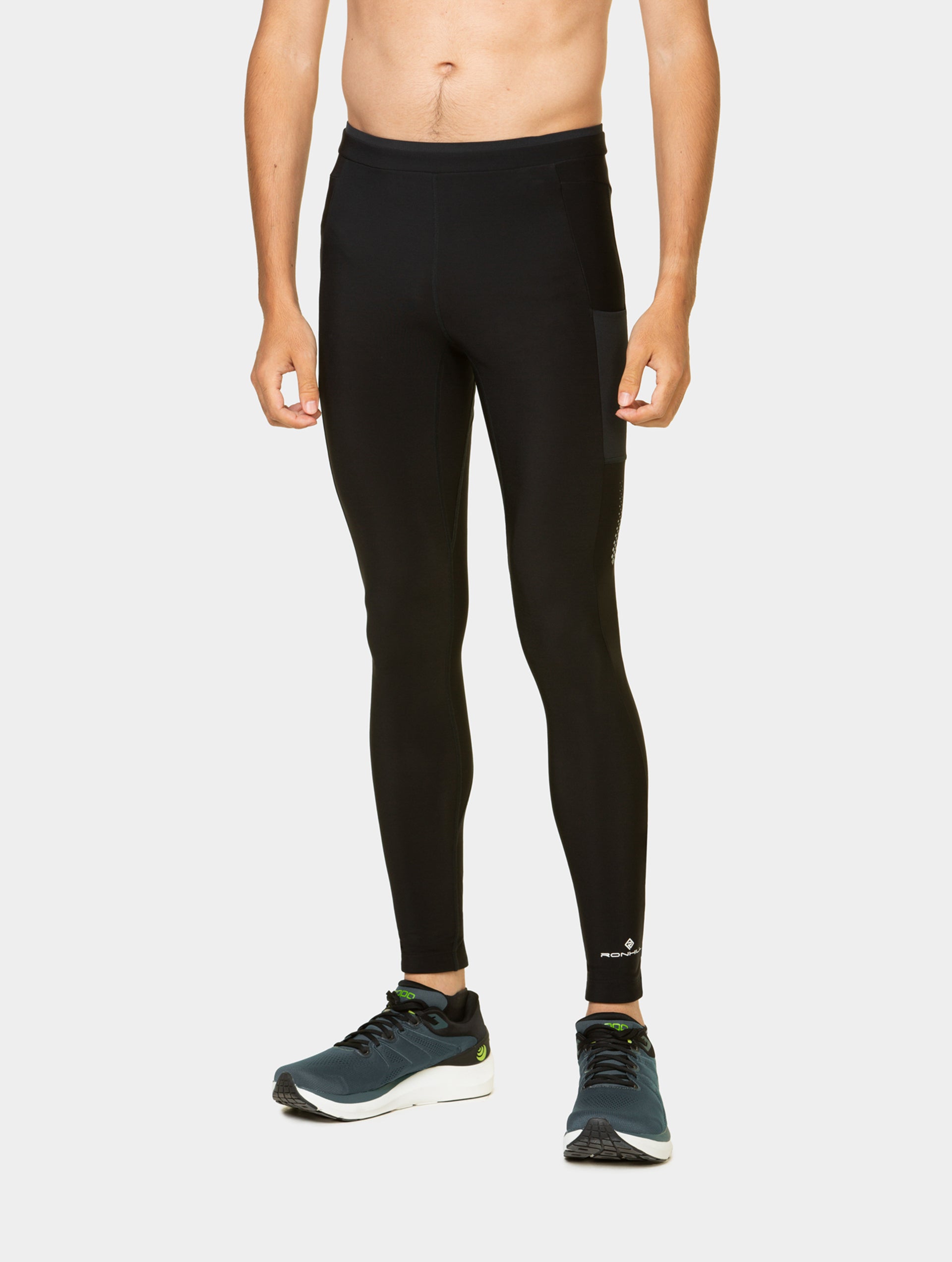 R009 All Black