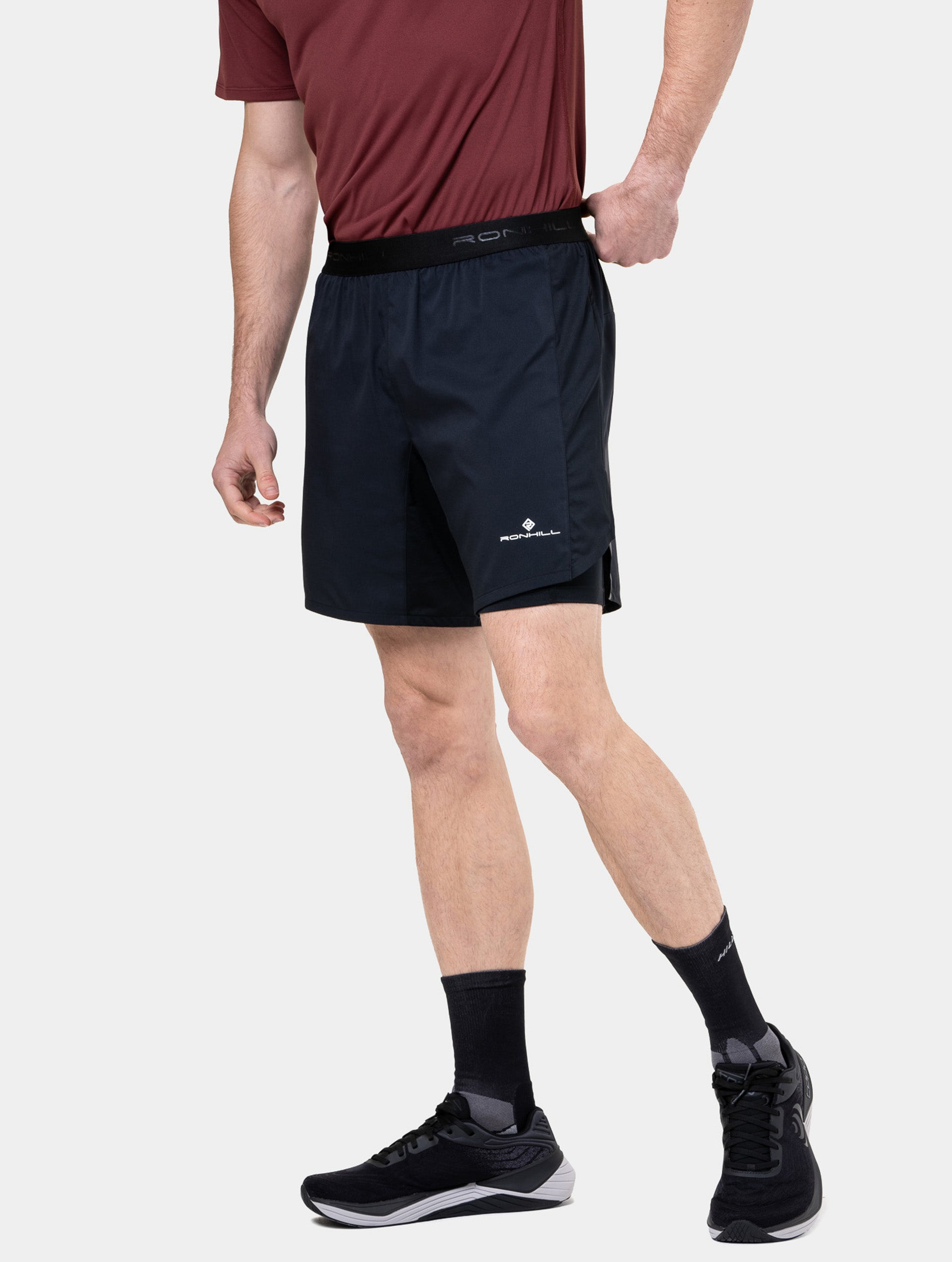 R009 All Black