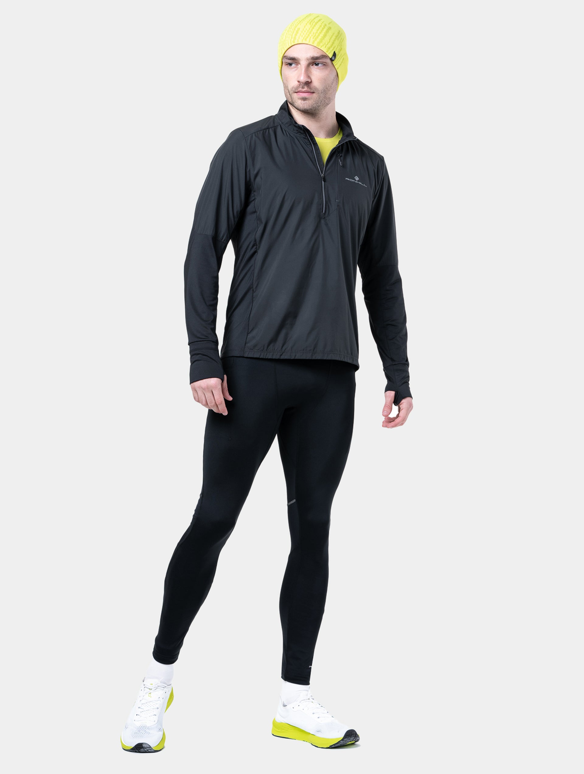 R009 All Black