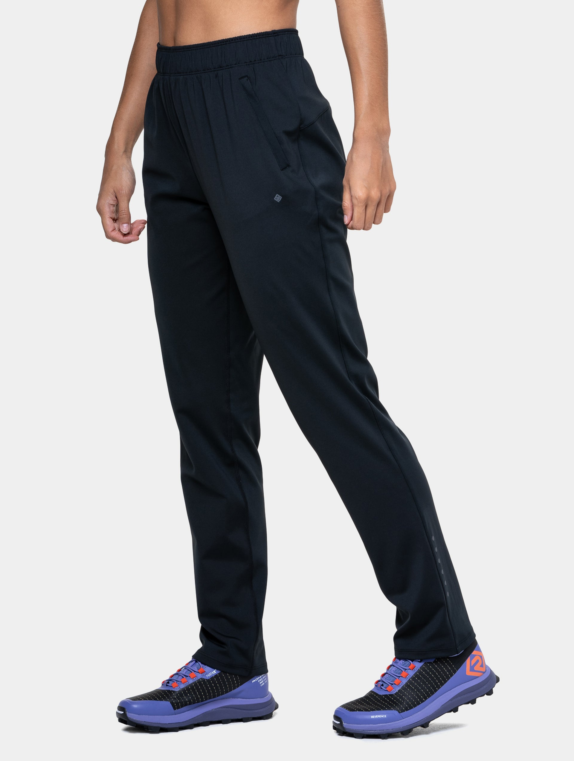 R009 All Black
