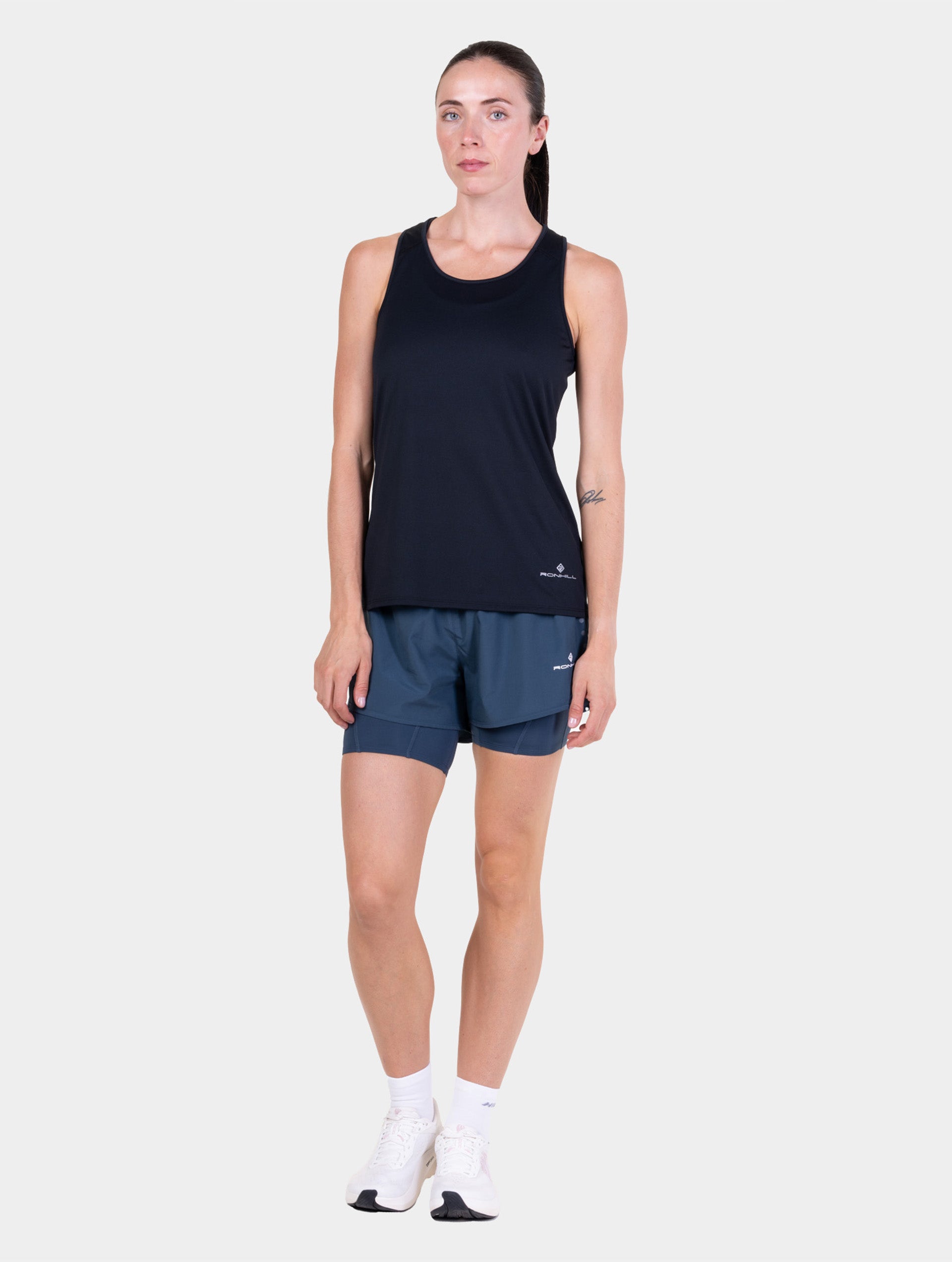 R004 Black