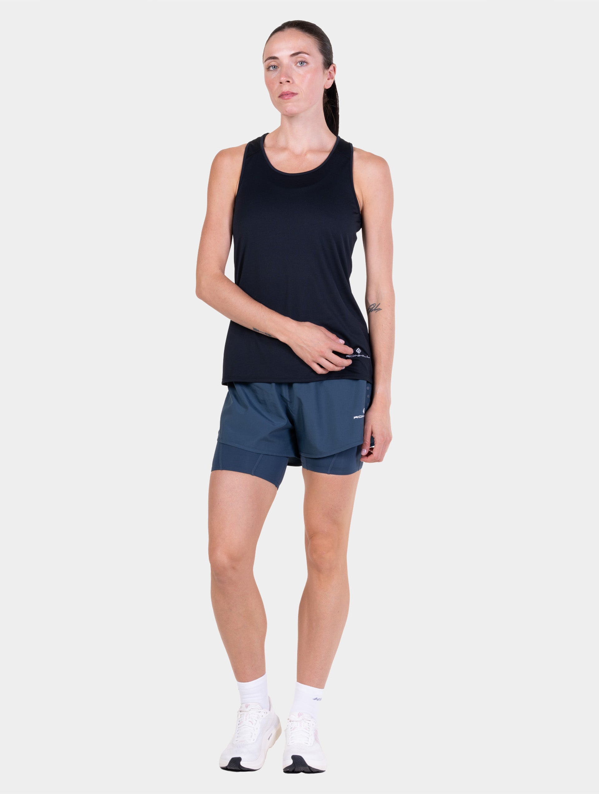 R004 Black