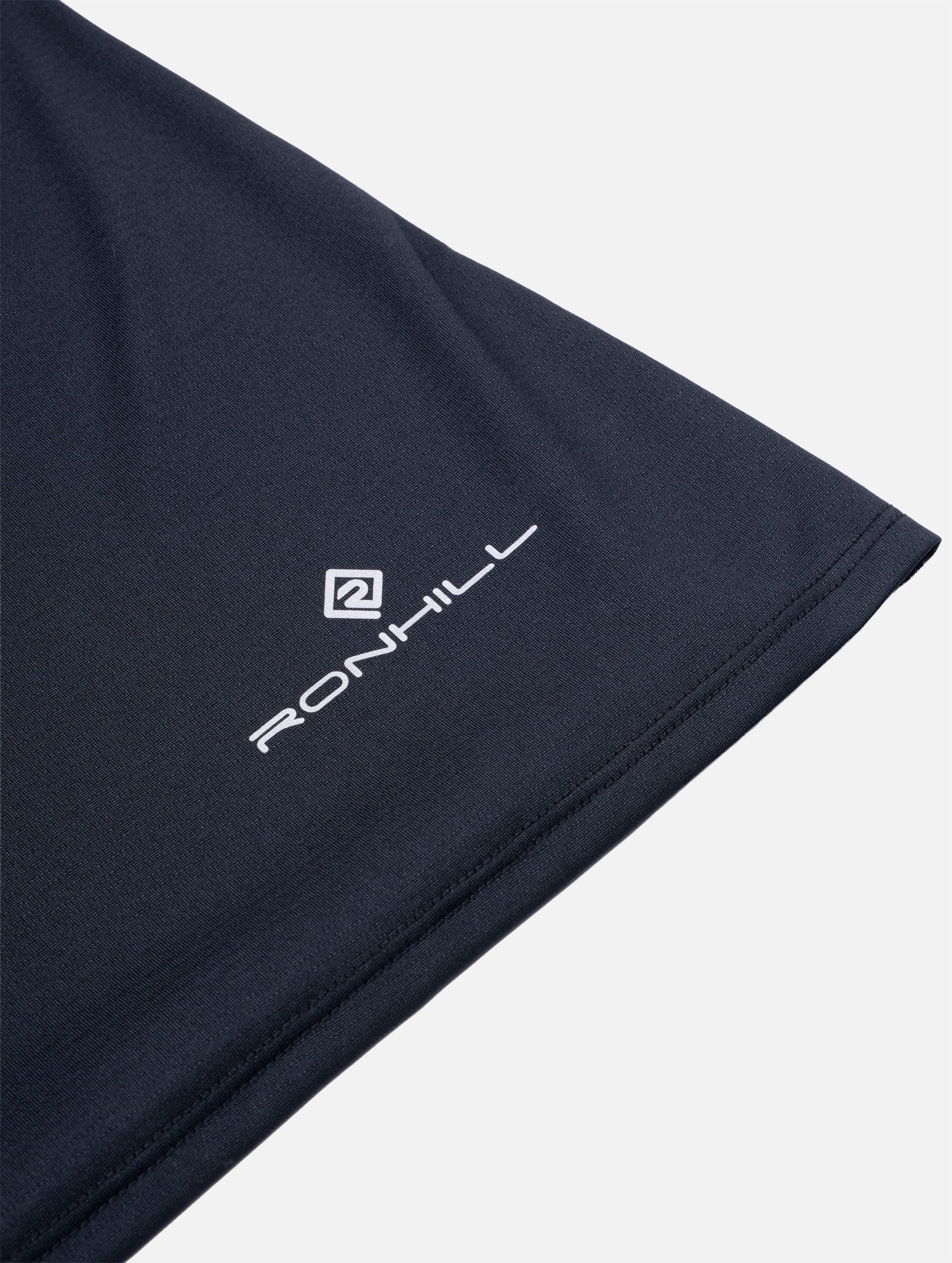 R004 Black