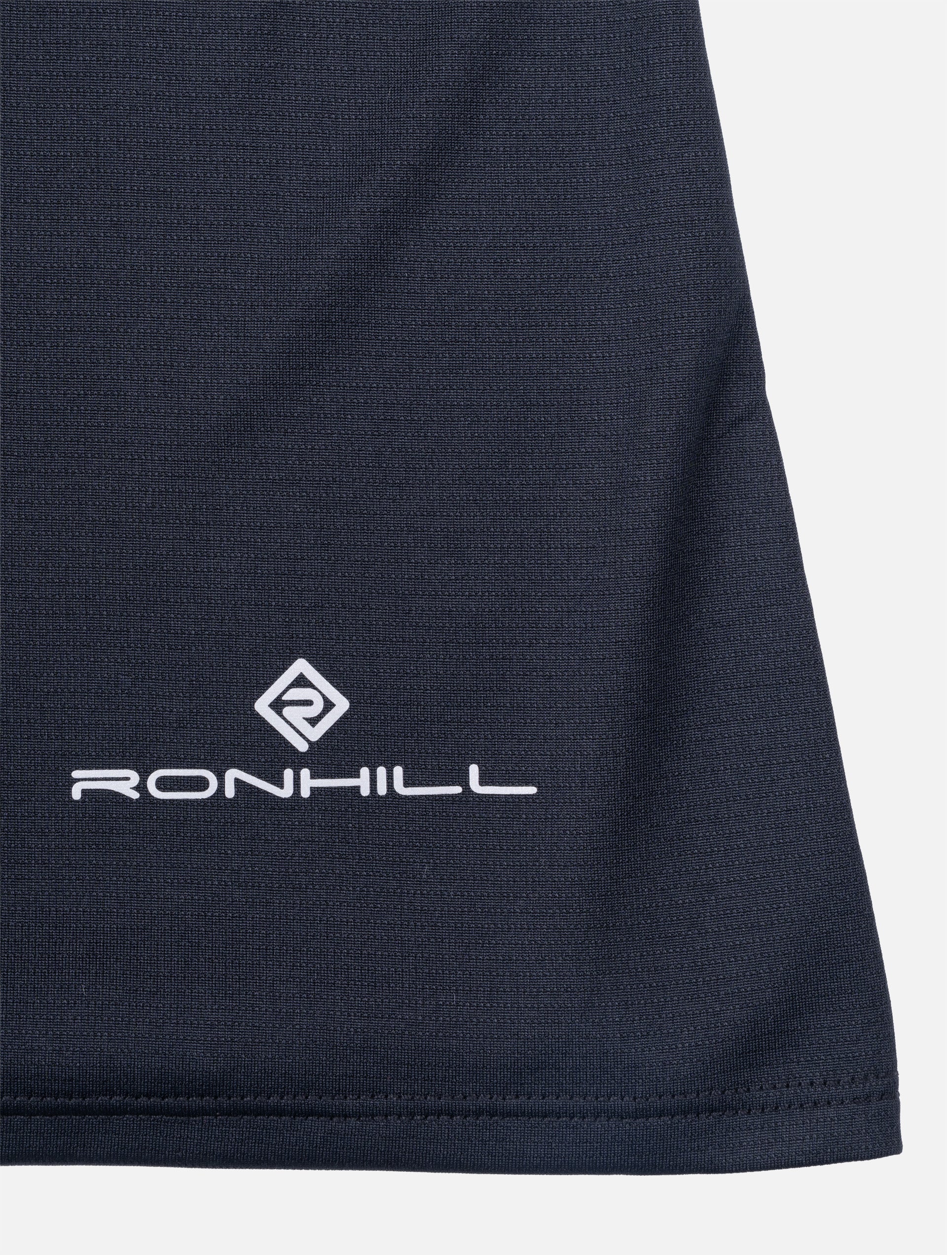 R004 Black
