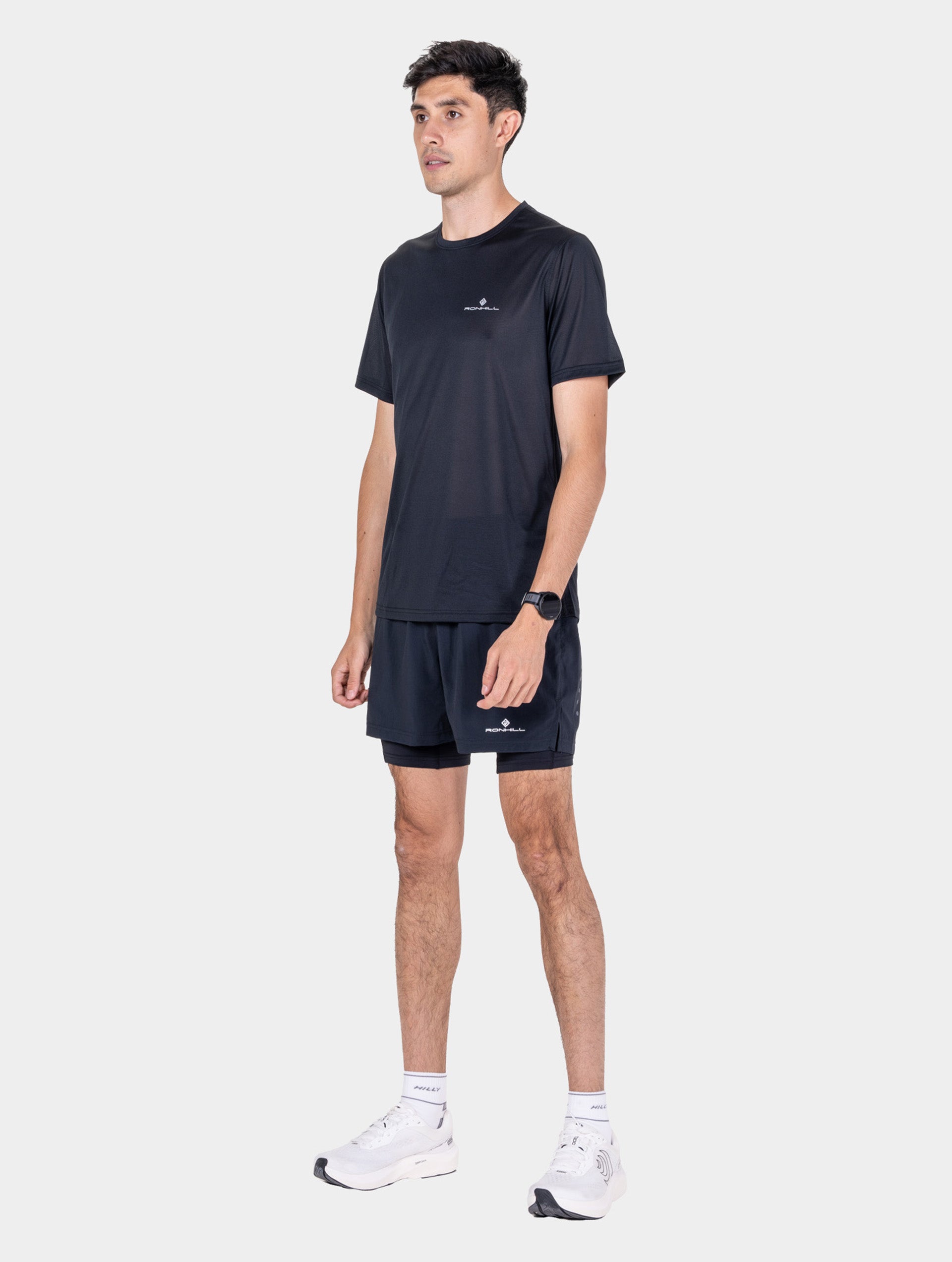 R004 Black