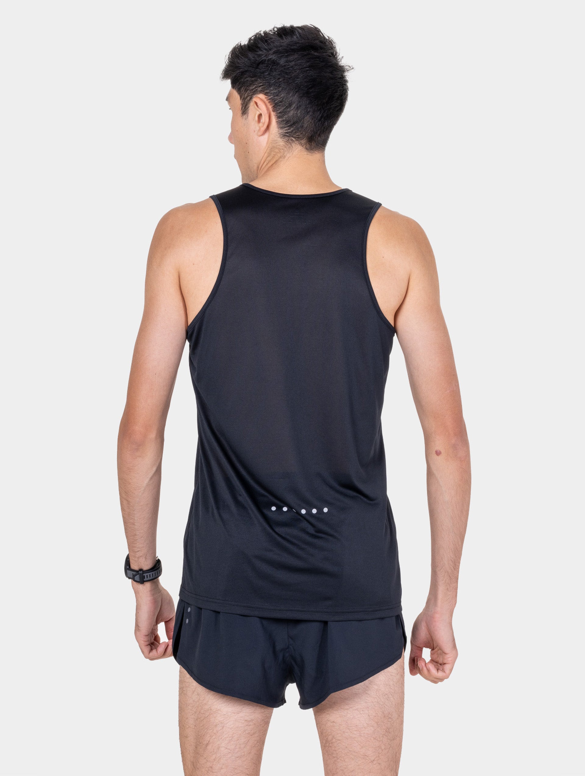 R004 Black