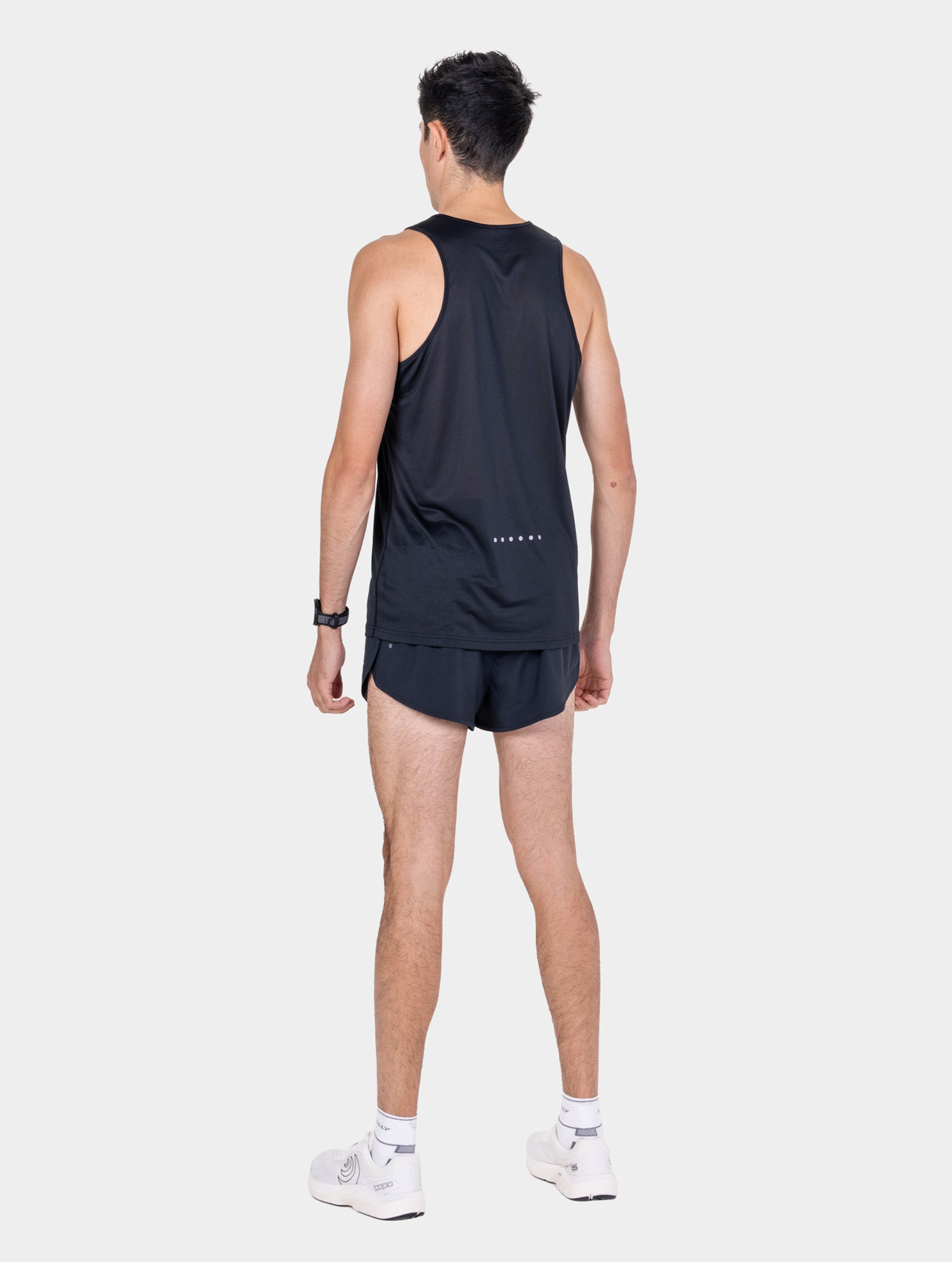 R004 Black