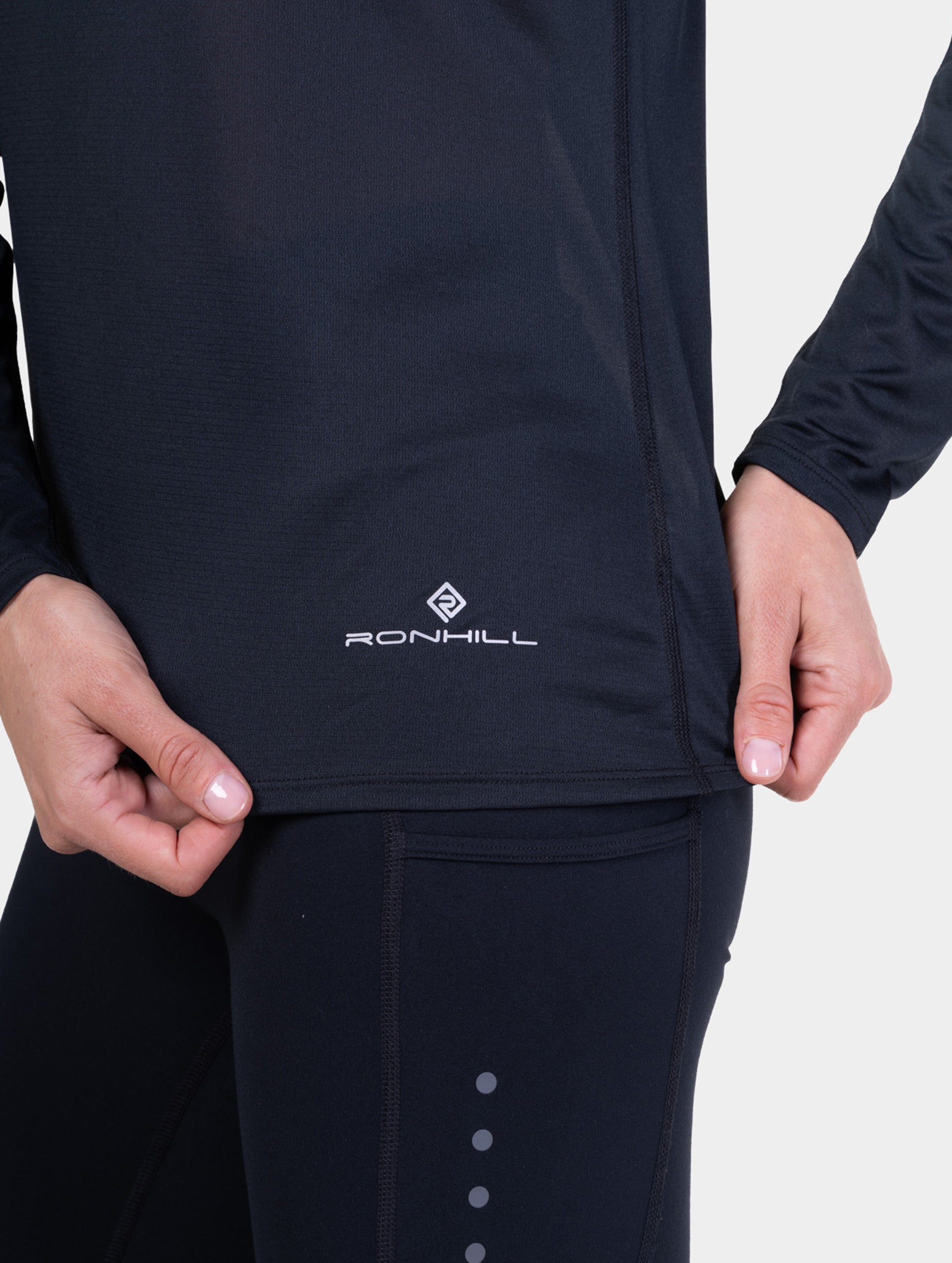 R004 Black