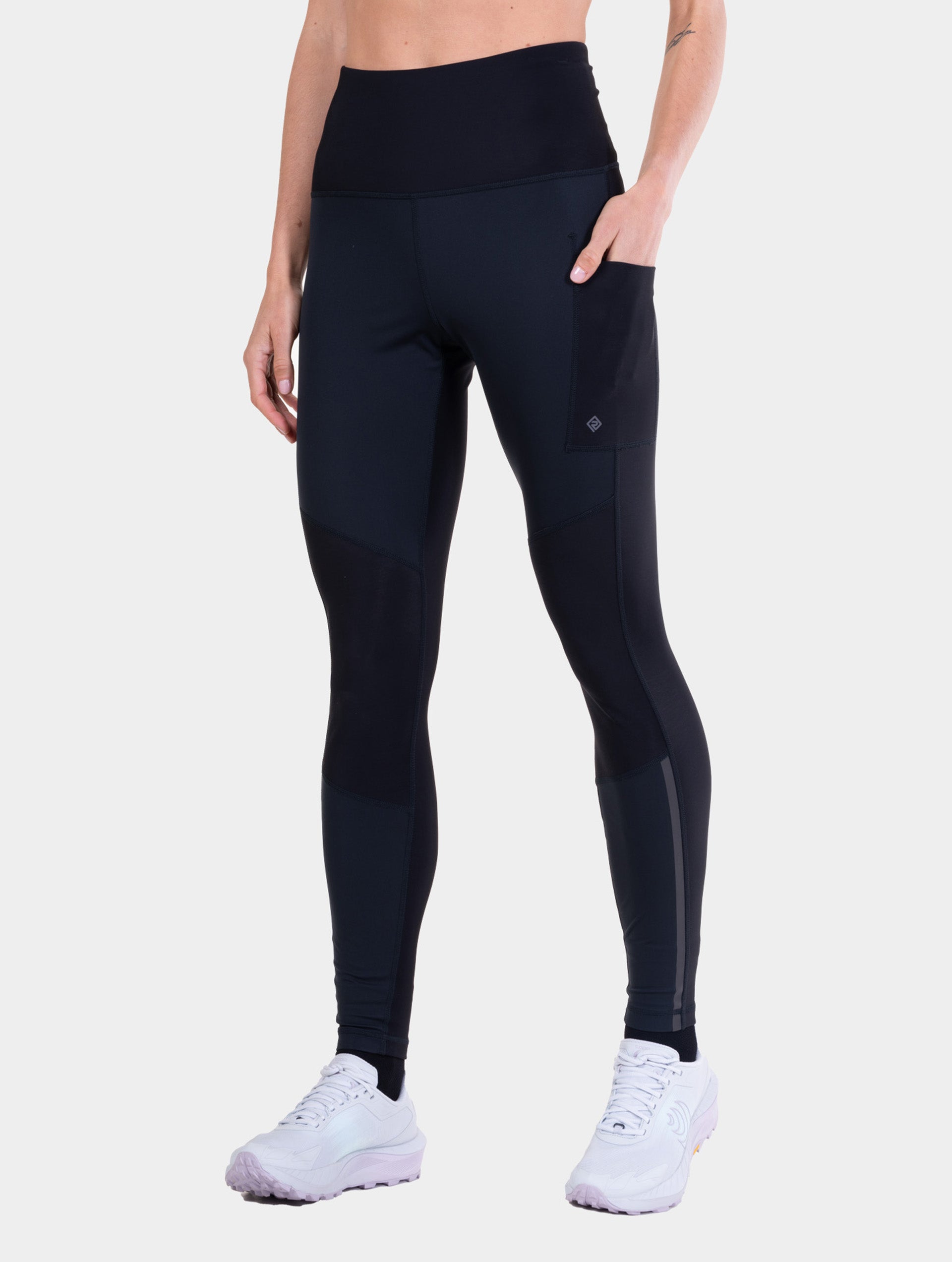 R009 All Black