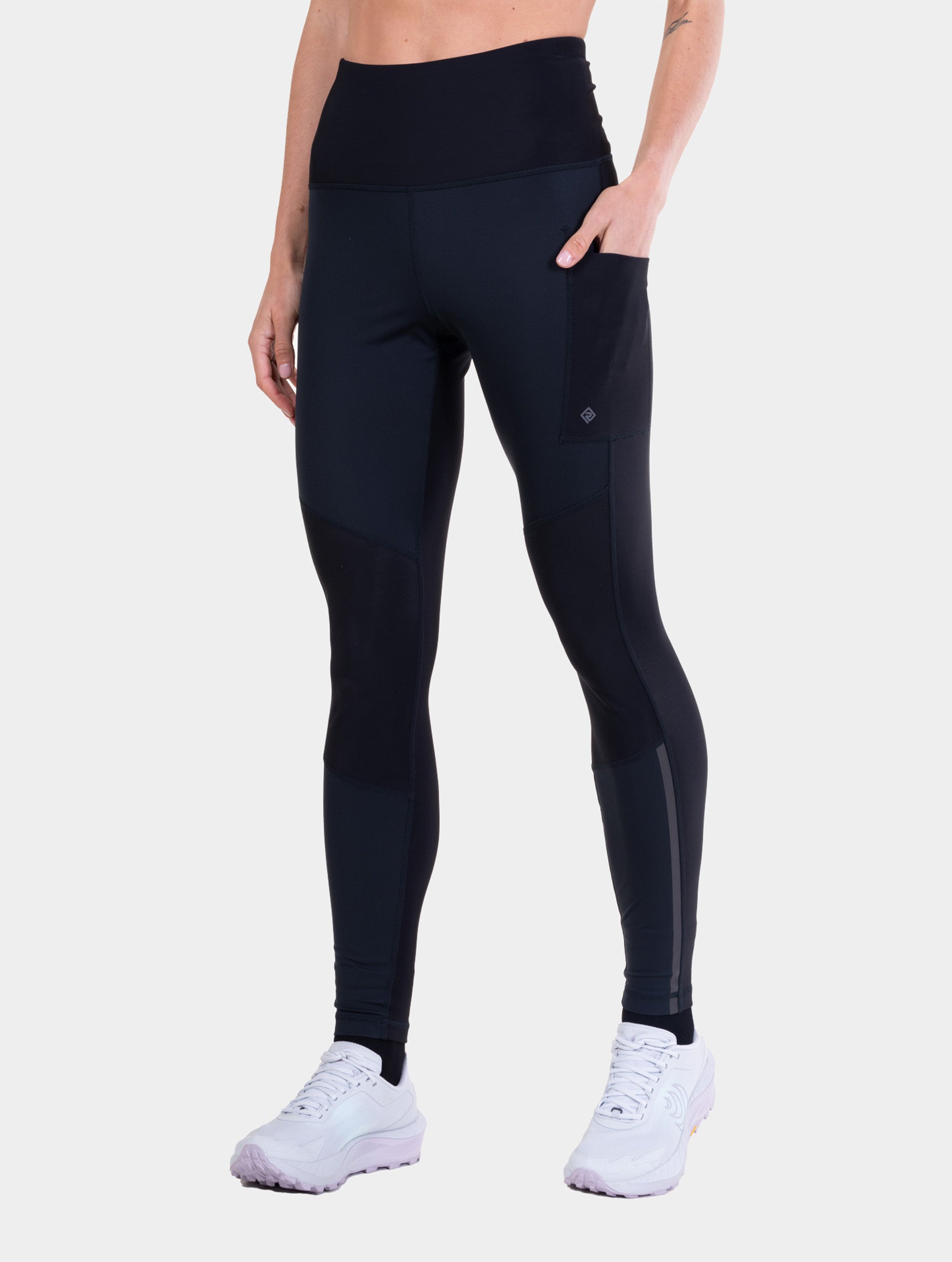 R009 All Black
