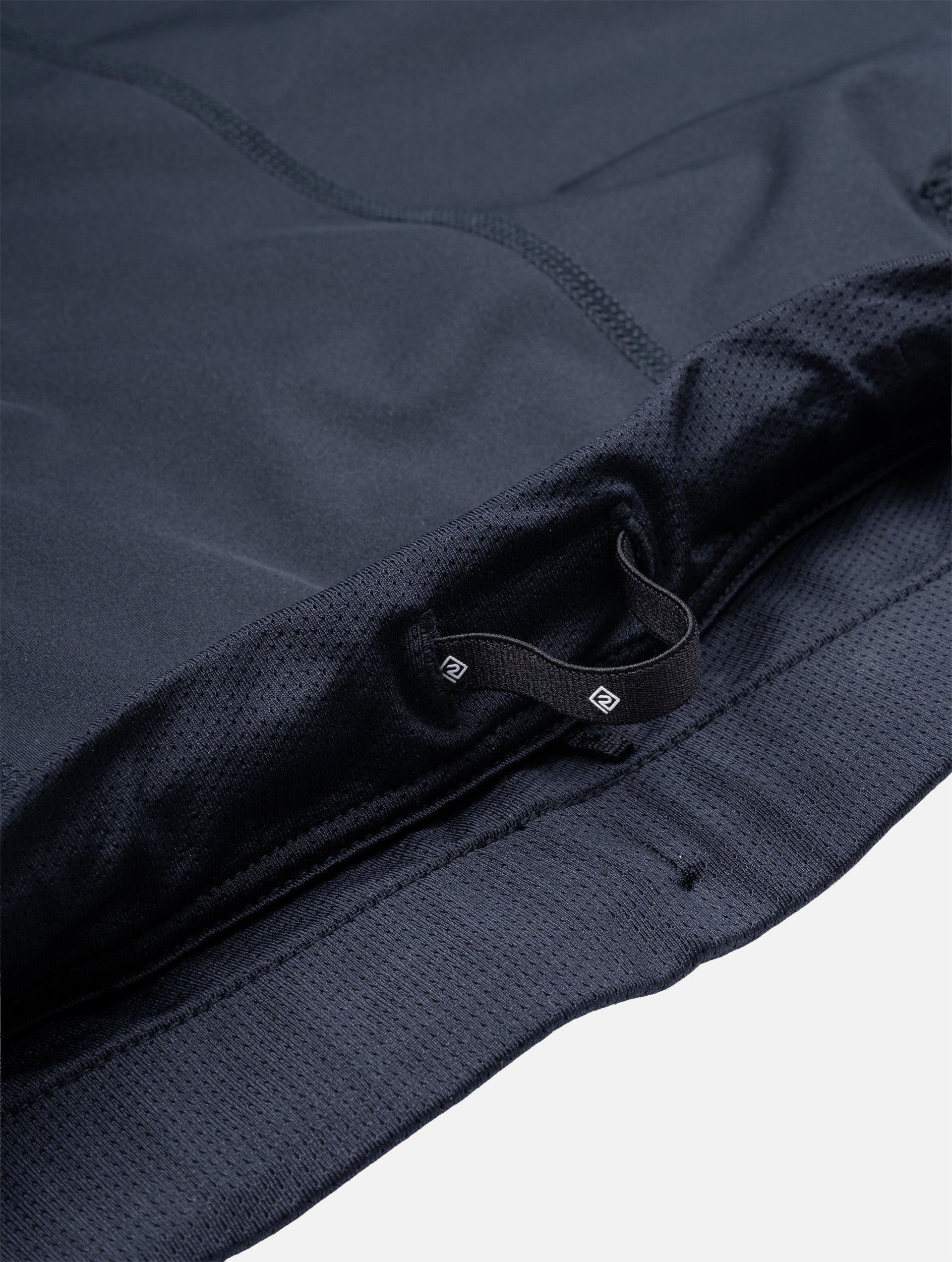 R009 All Black