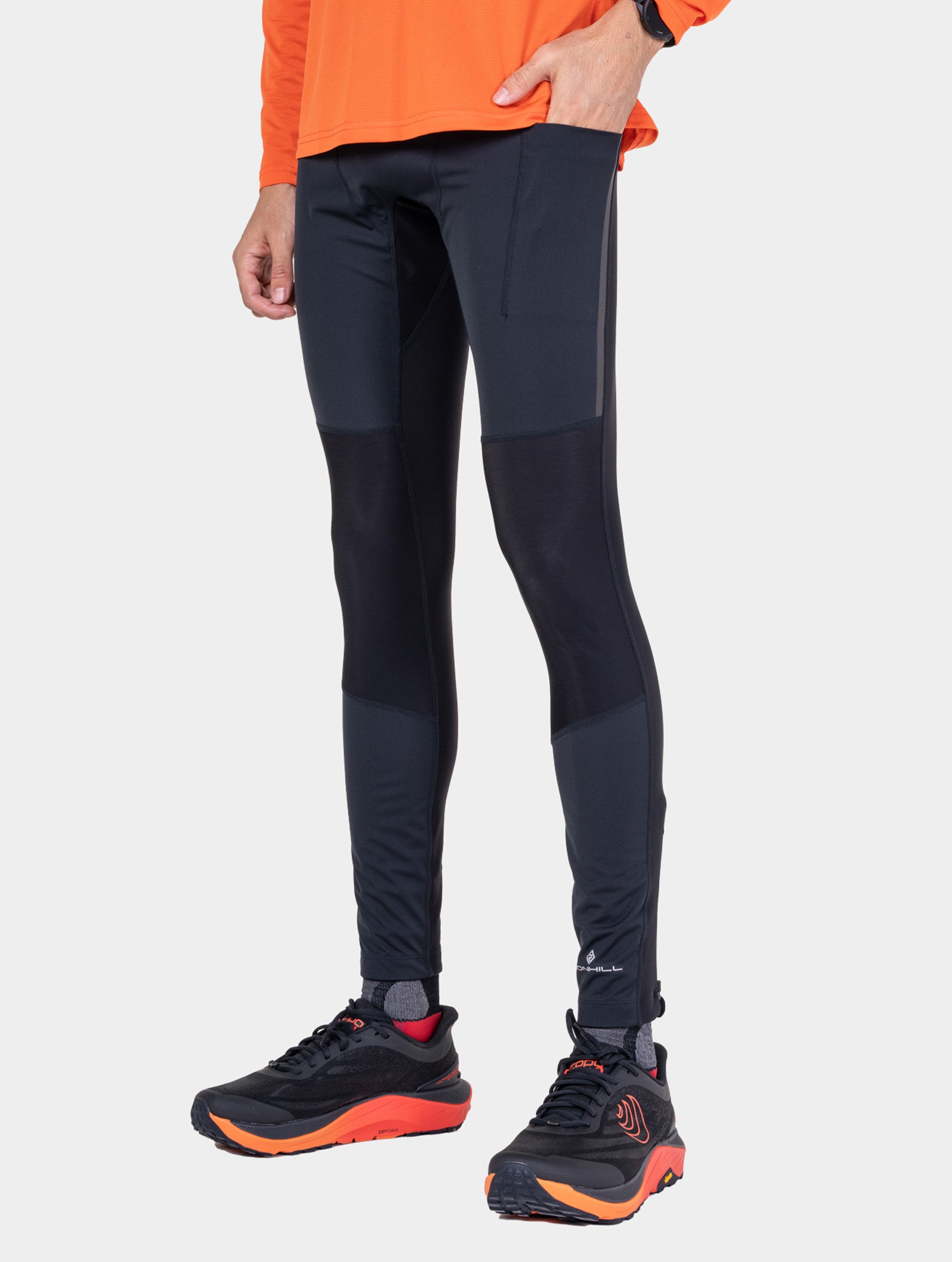 R009 All Black
