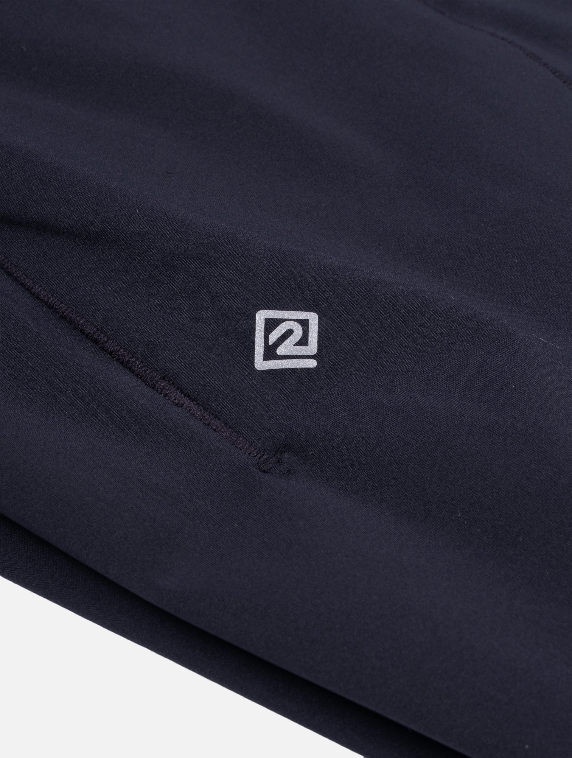 R009 All Black