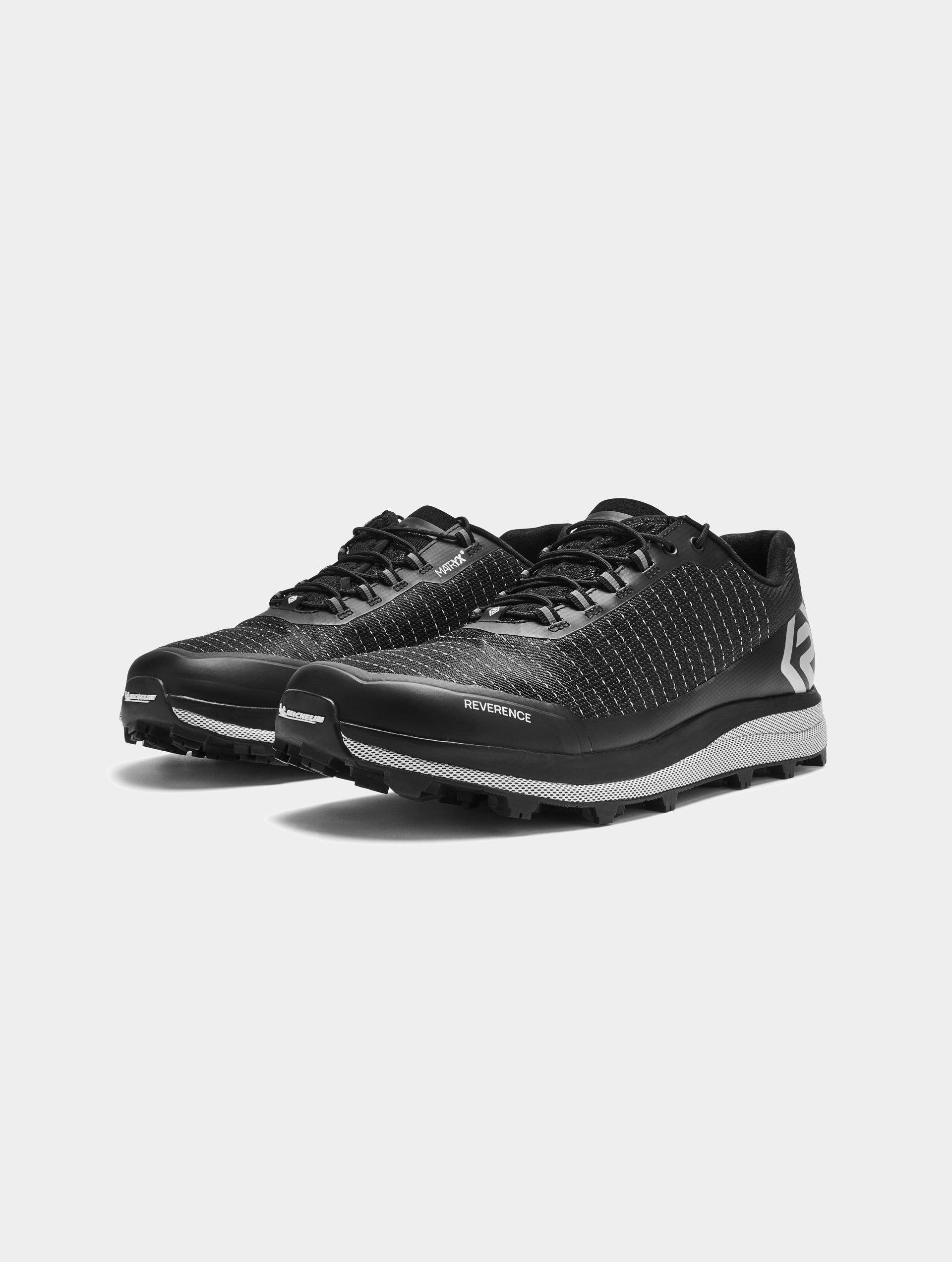 R151 Black/White
